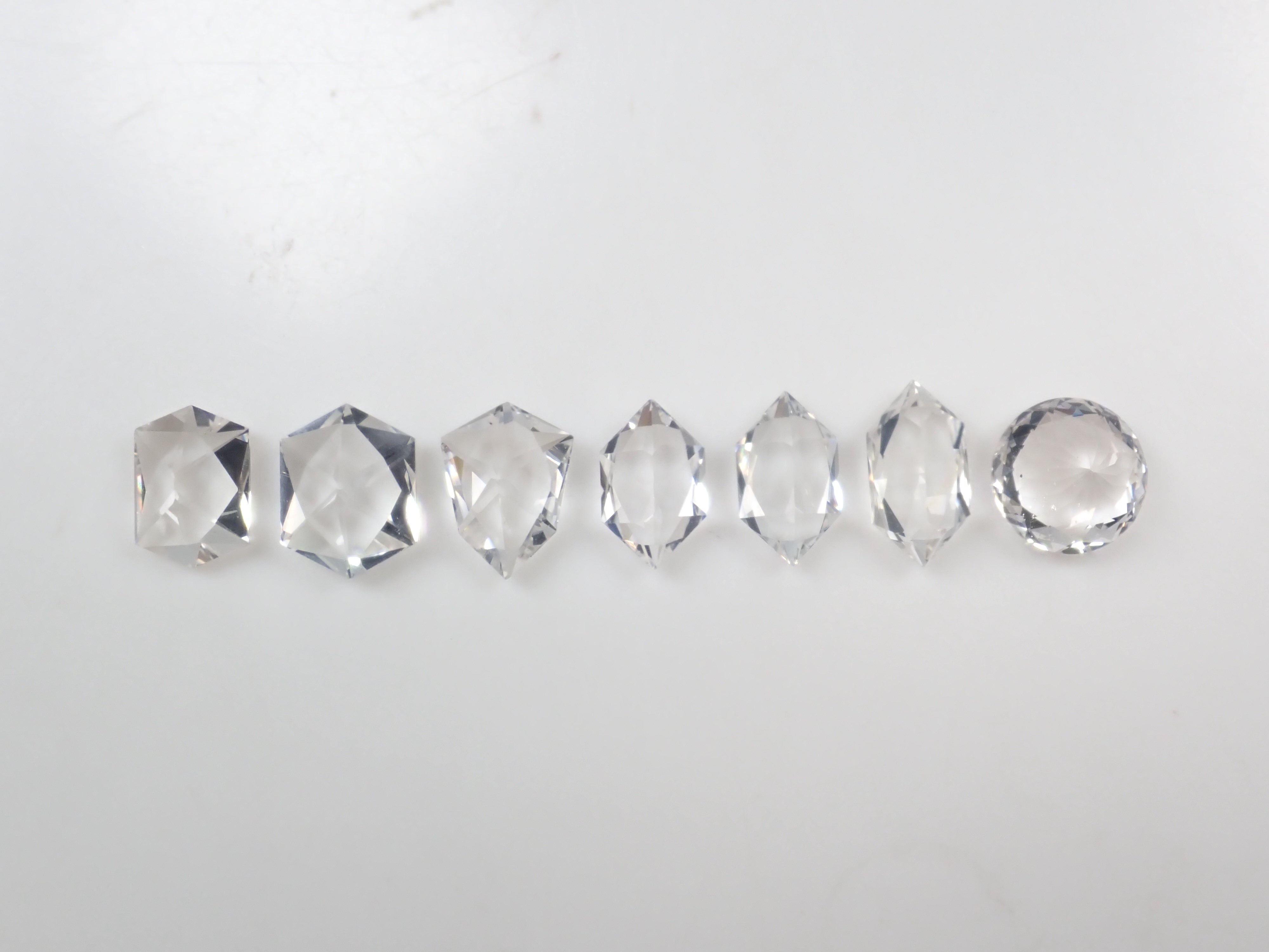 【3/1 22時販売】《限定15石》通常69,800円の甲州貴石切子10ctやシェリーカラーインペリアルトパーズ含むトパーズガチャ《複数購入割引有》