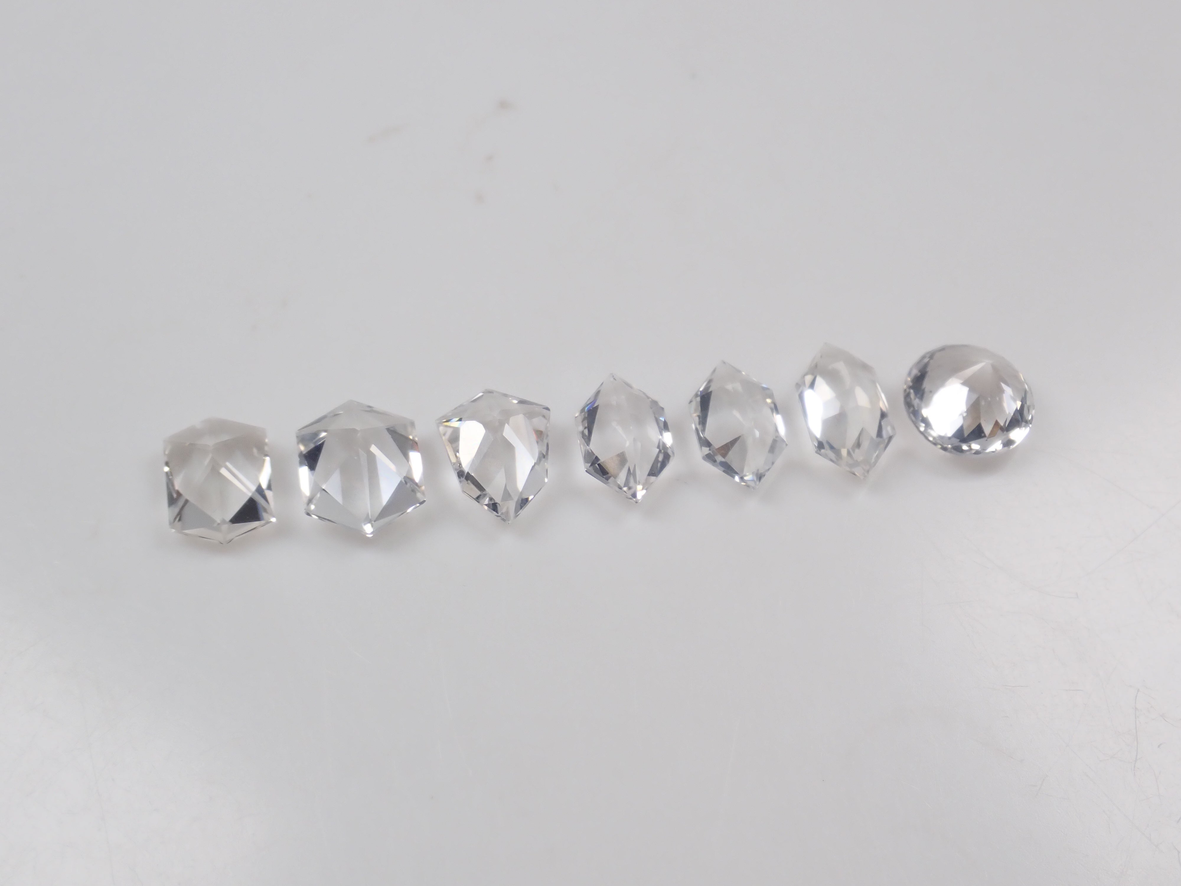 【3/1 22時販売】《限定15石》通常69,800円の甲州貴石切子10ctやシェリーカラーインペリアルトパーズ含むトパーズガチャ《複数購入割引有》