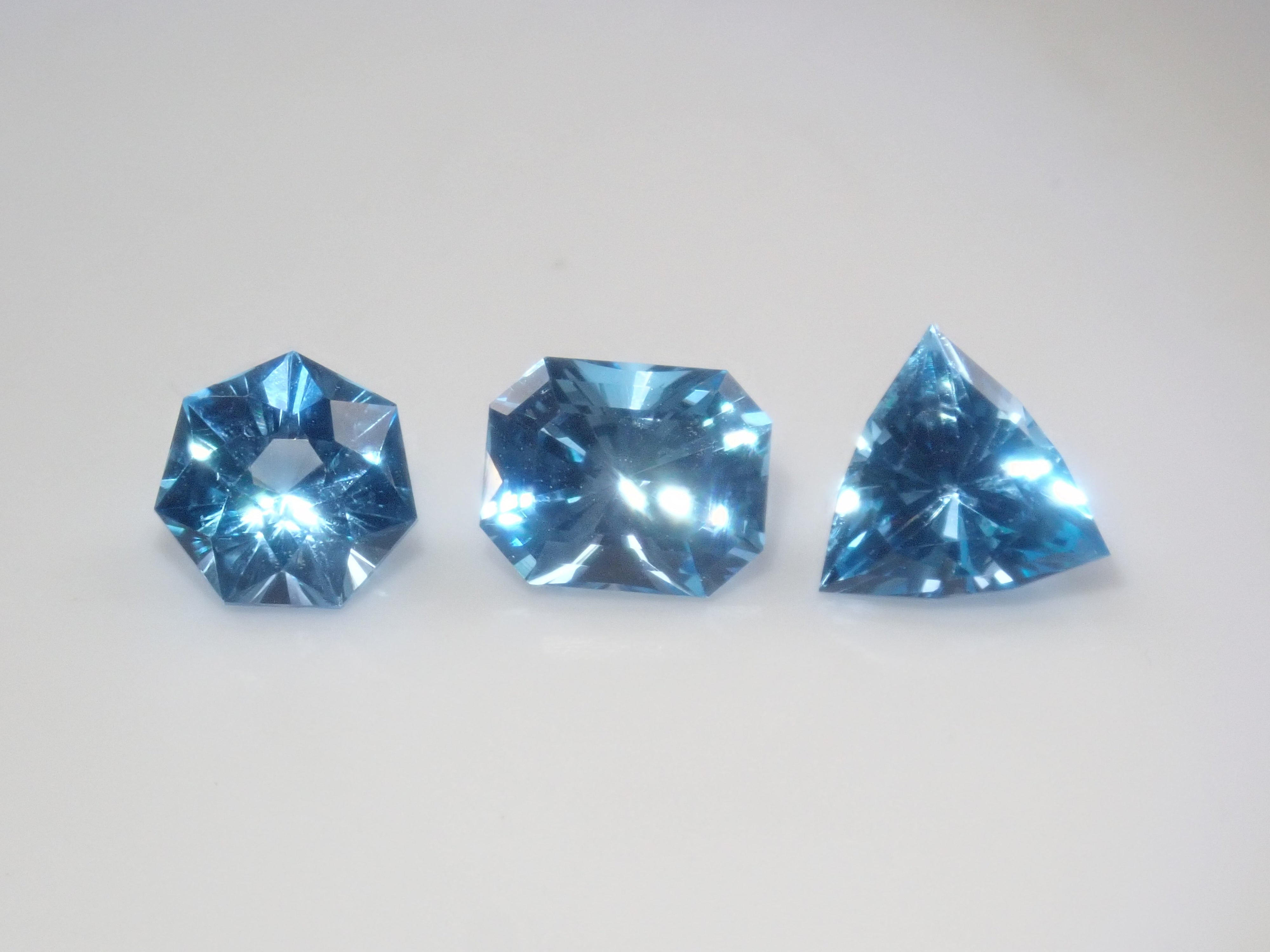 【3/1 22時販売】《限定15石》通常69,800円の甲州貴石切子10ctやシェリーカラーインペリアルトパーズ含むトパーズガチャ《複数購入割引有》