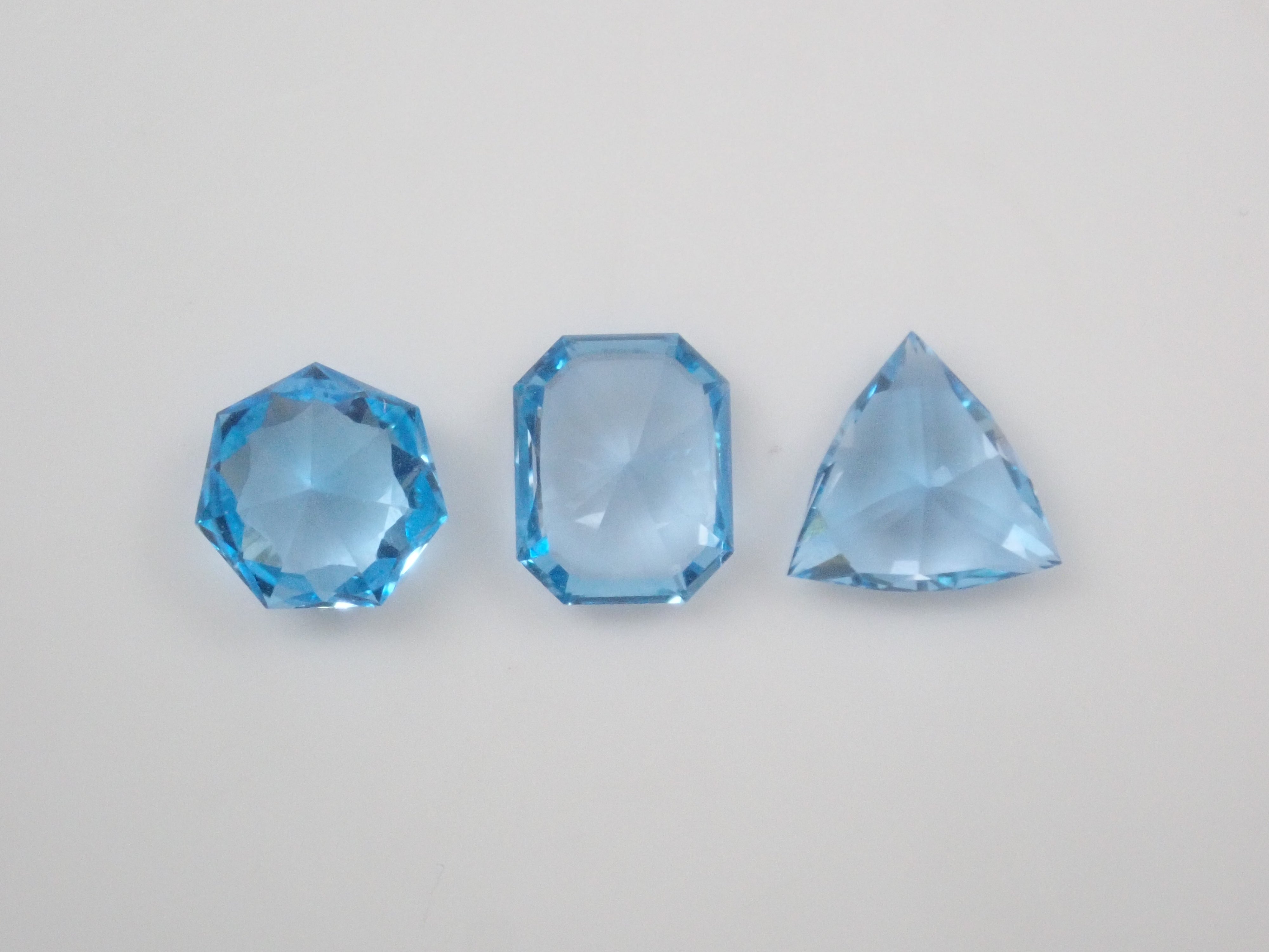 【3/1 22時販売】《限定15石》通常69,800円の甲州貴石切子10ctやシェリーカラーインペリアルトパーズ含むトパーズガチャ《複数購入割引有》