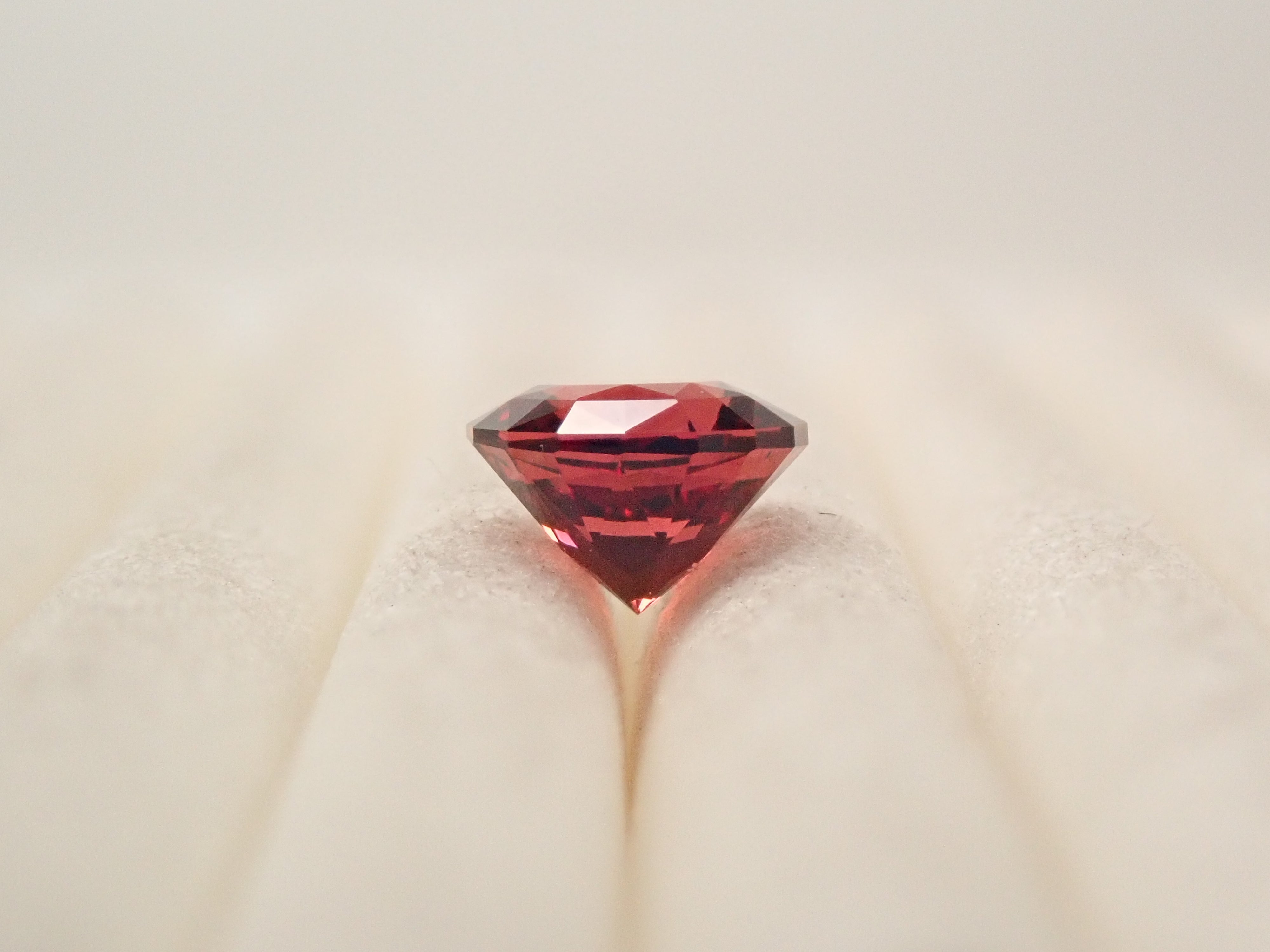 【12561898掲載】アルマンディンガーネット 0.545ctルース