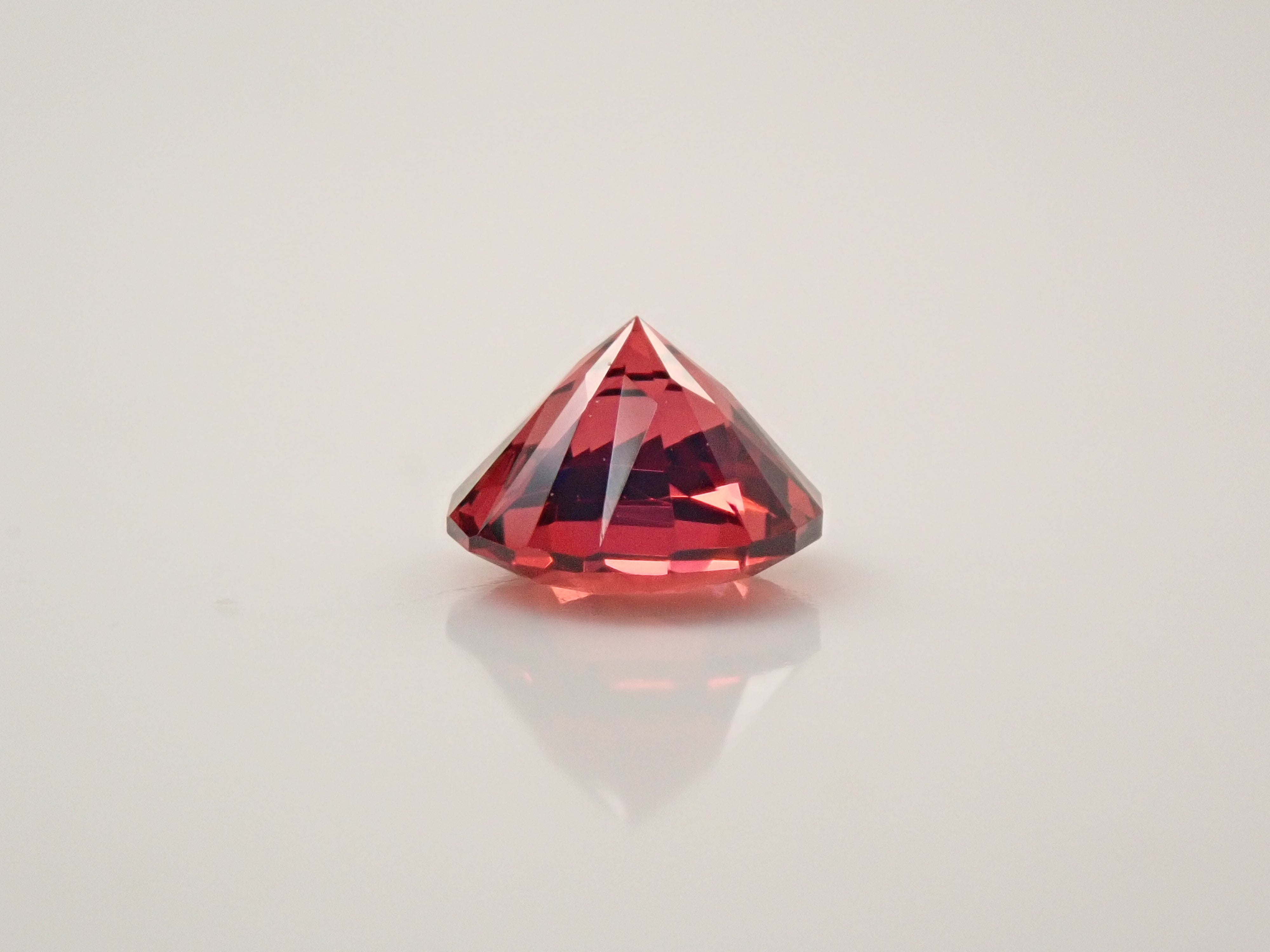 【12561898掲載】アルマンディンガーネット 0.545ctルース