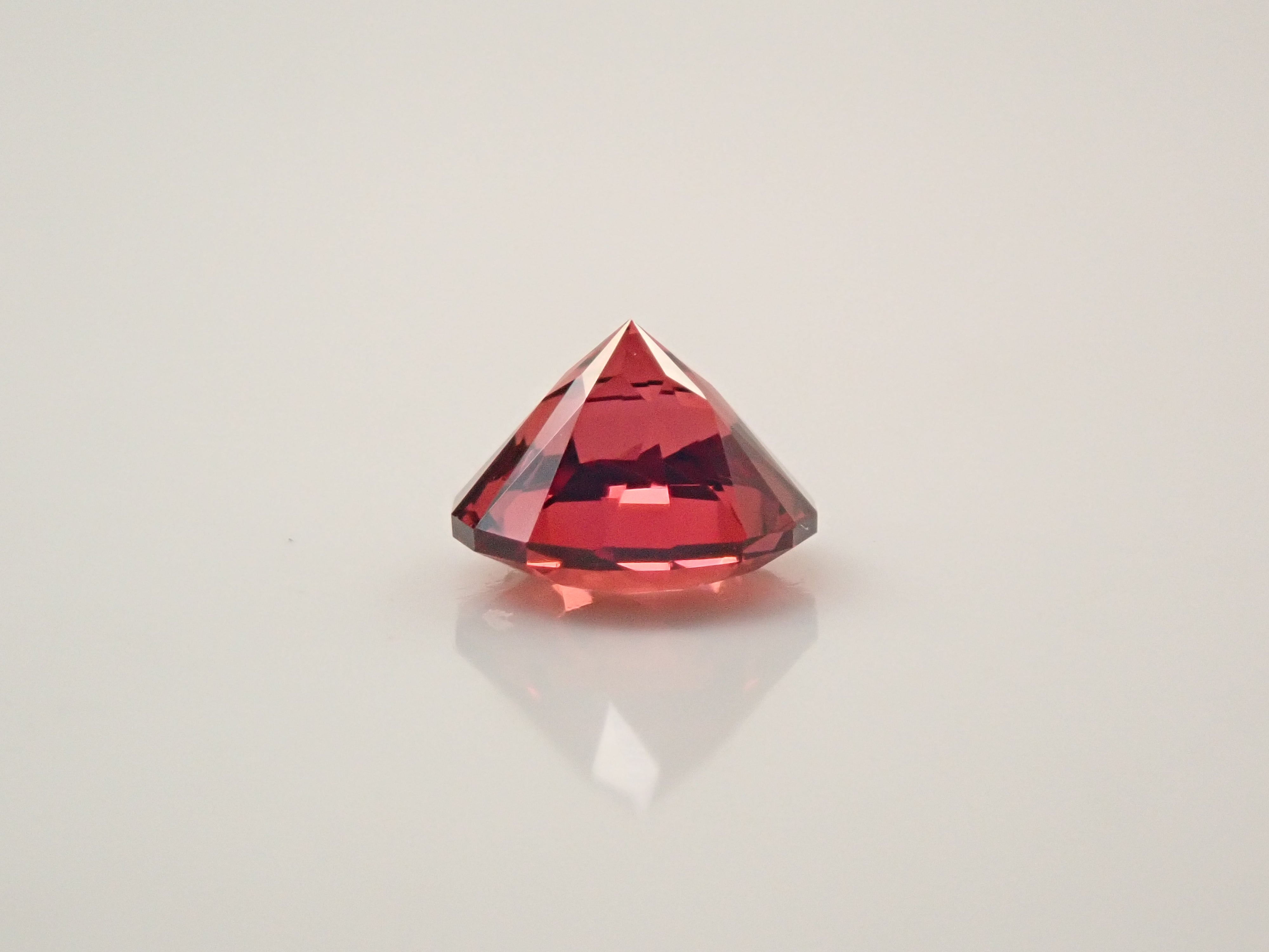 【12561898掲載】アルマンディンガーネット 0.545ctルース