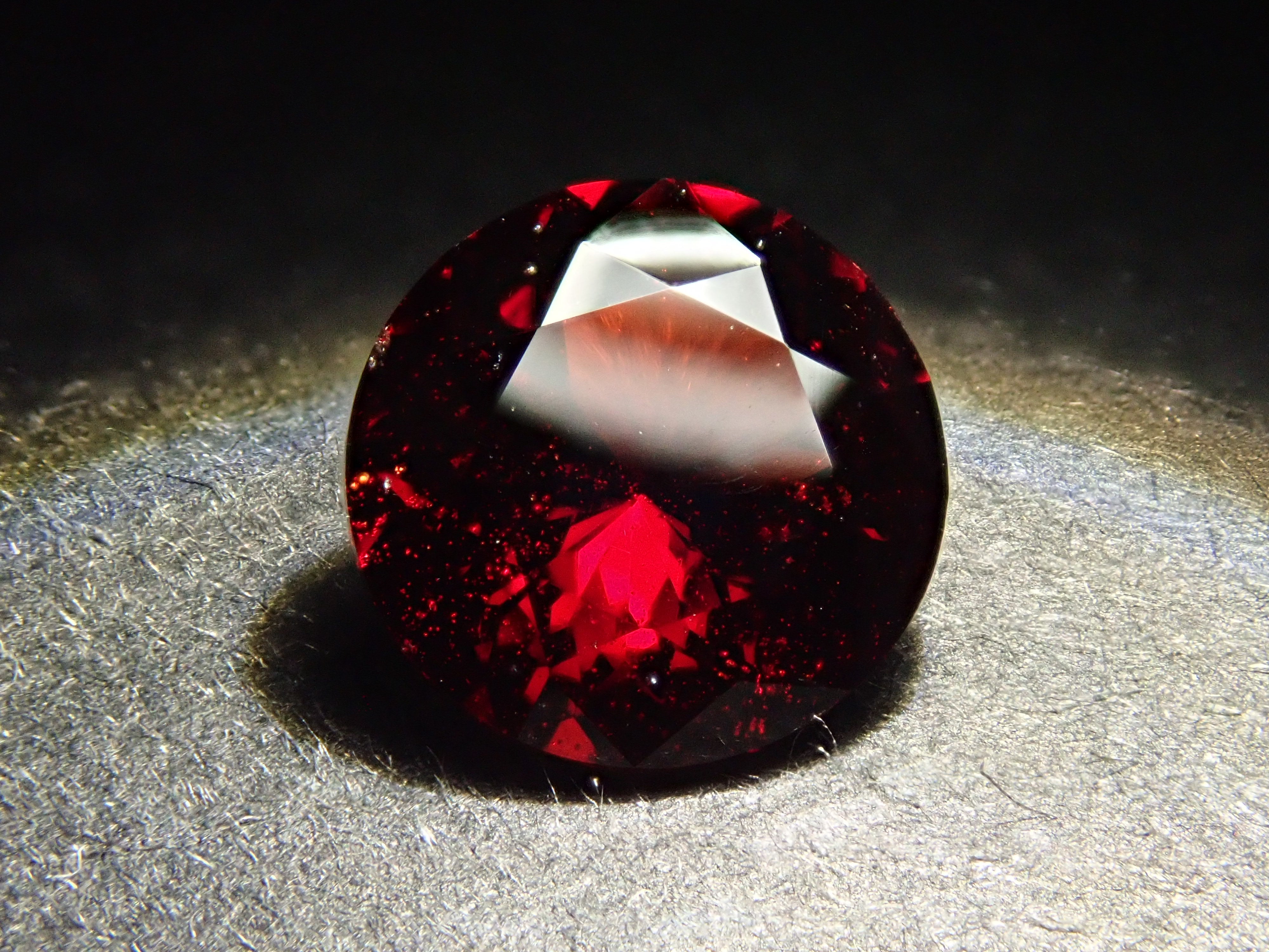 【12561899掲載】アルマンディンガーネット 1.228ctルース