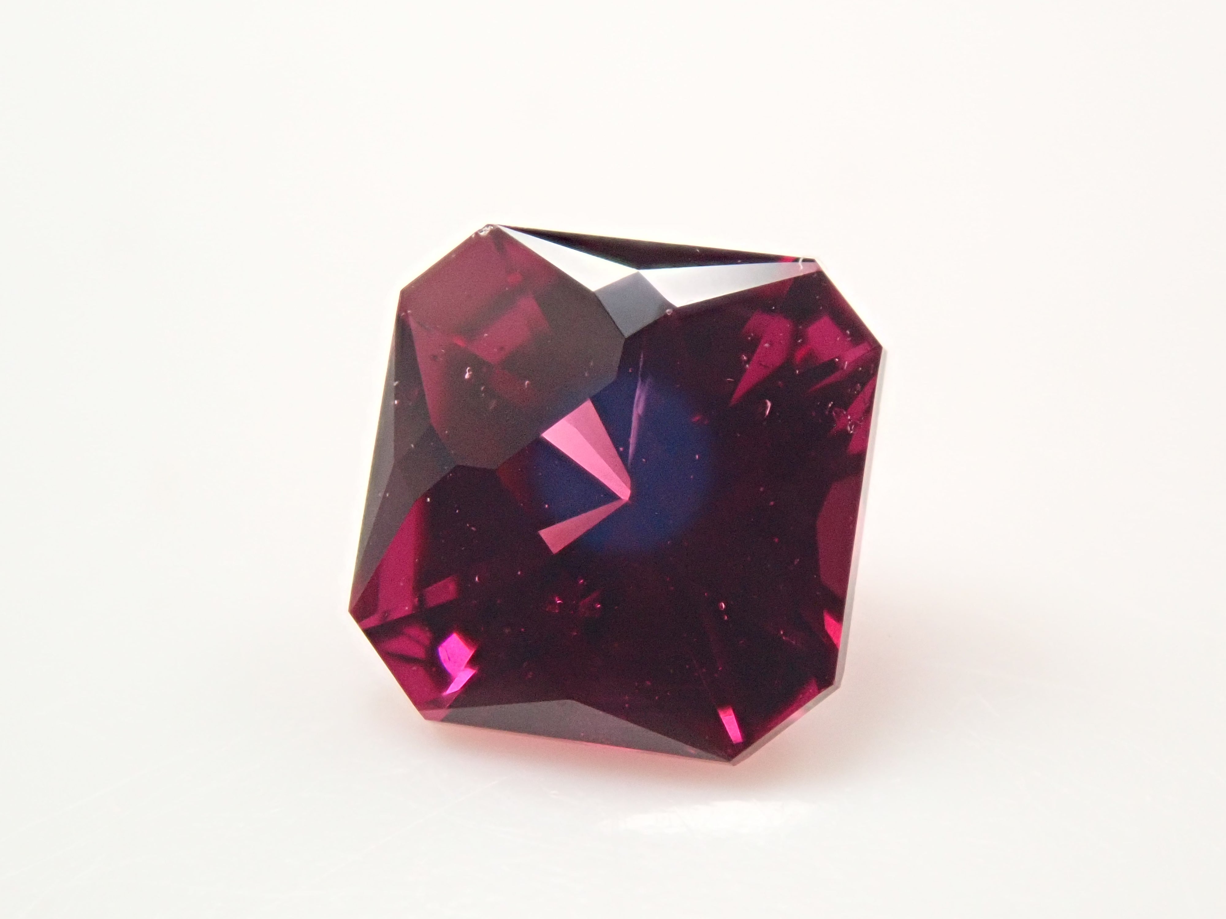 【12561903掲載】ロードライトガーネット 0.763ctルース