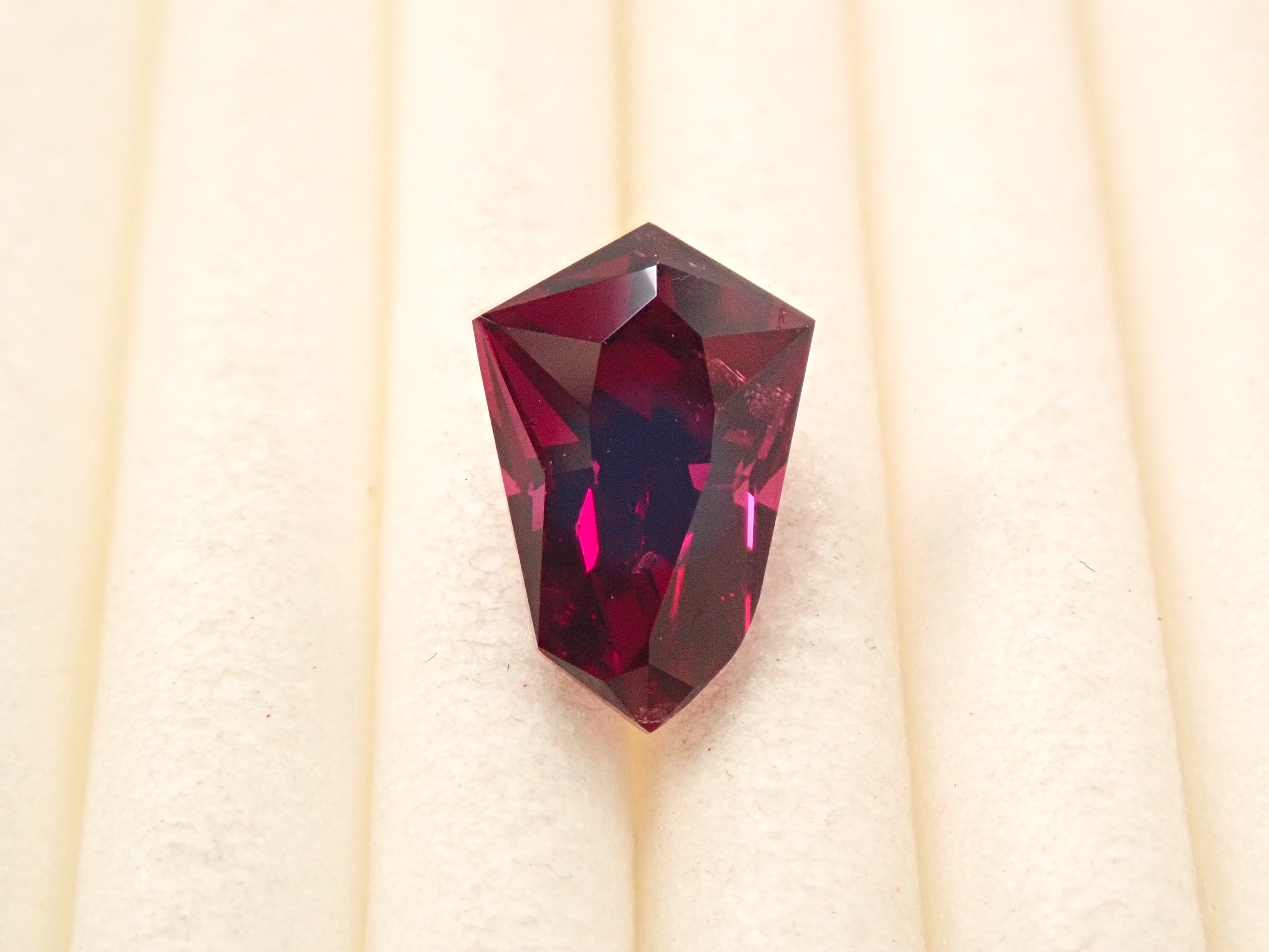 【On sale April 5th at 10 PM JST】Tanzanian Rhodolite Garnet 1.203ct Loose Stone