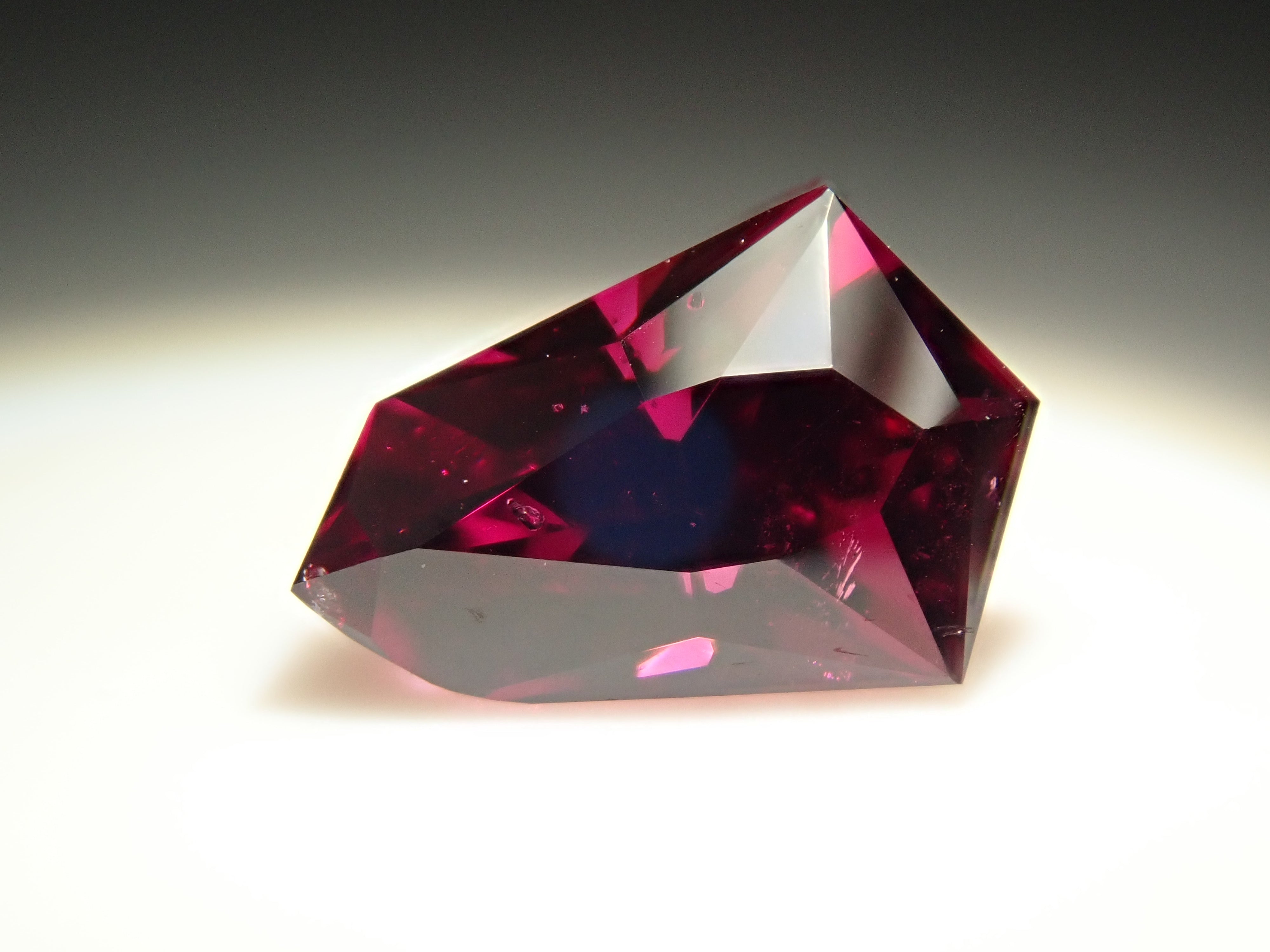 【12561904掲載】ロードライトガーネット 1.203ctルース