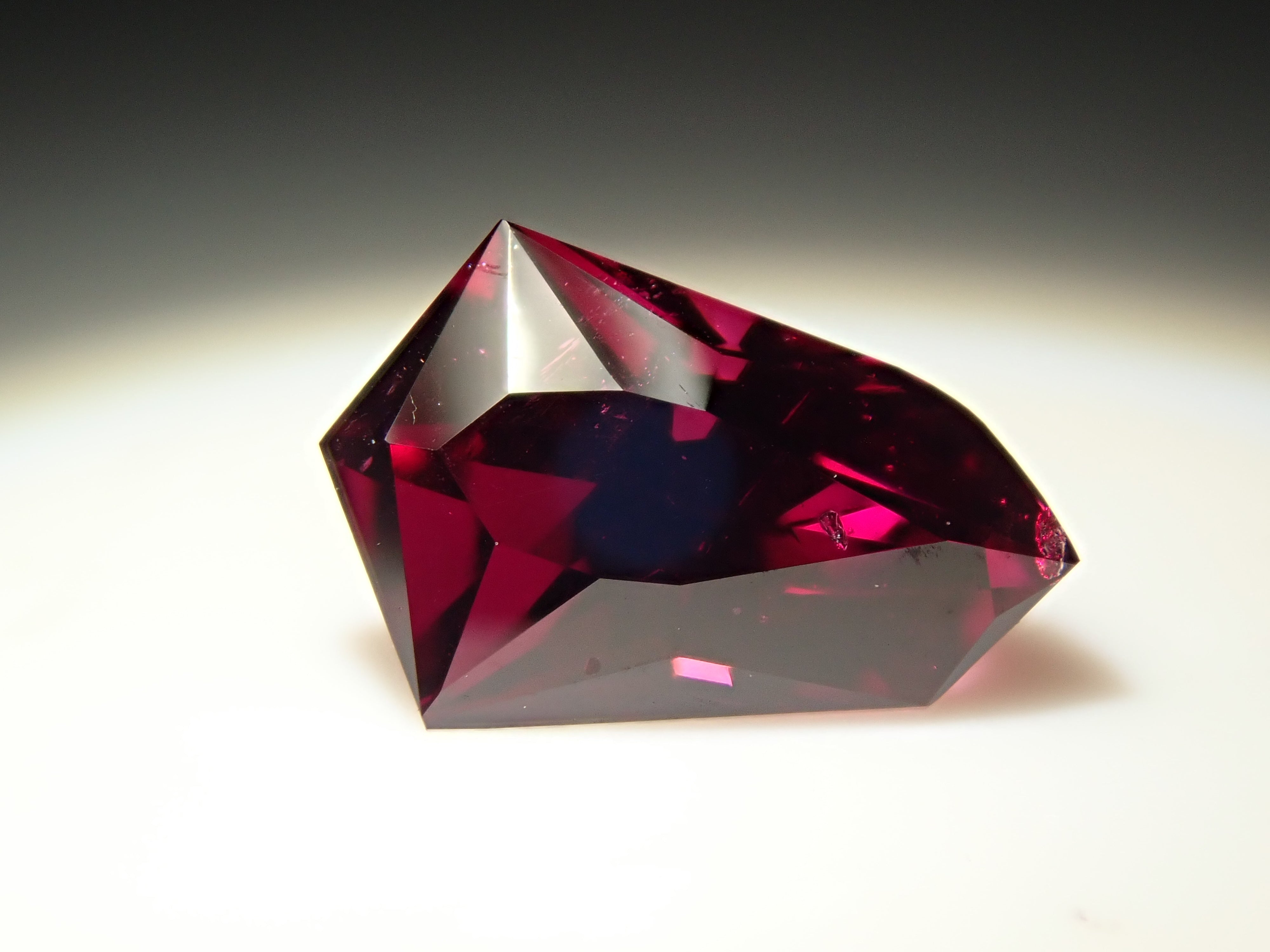 【12561904掲載】ロードライトガーネット 1.203ctルース