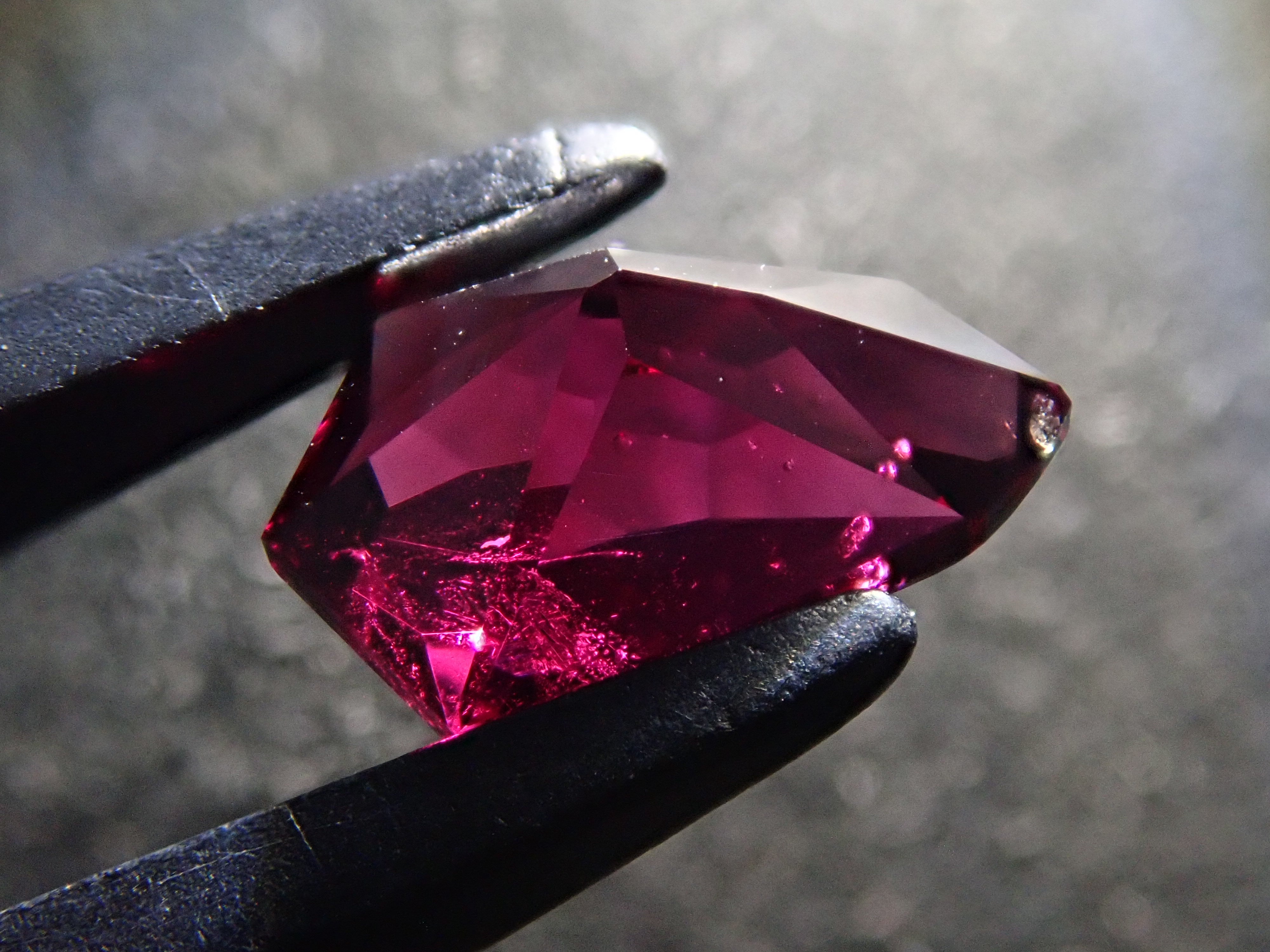 【12561904掲載】ロードライトガーネット 1.203ctルース