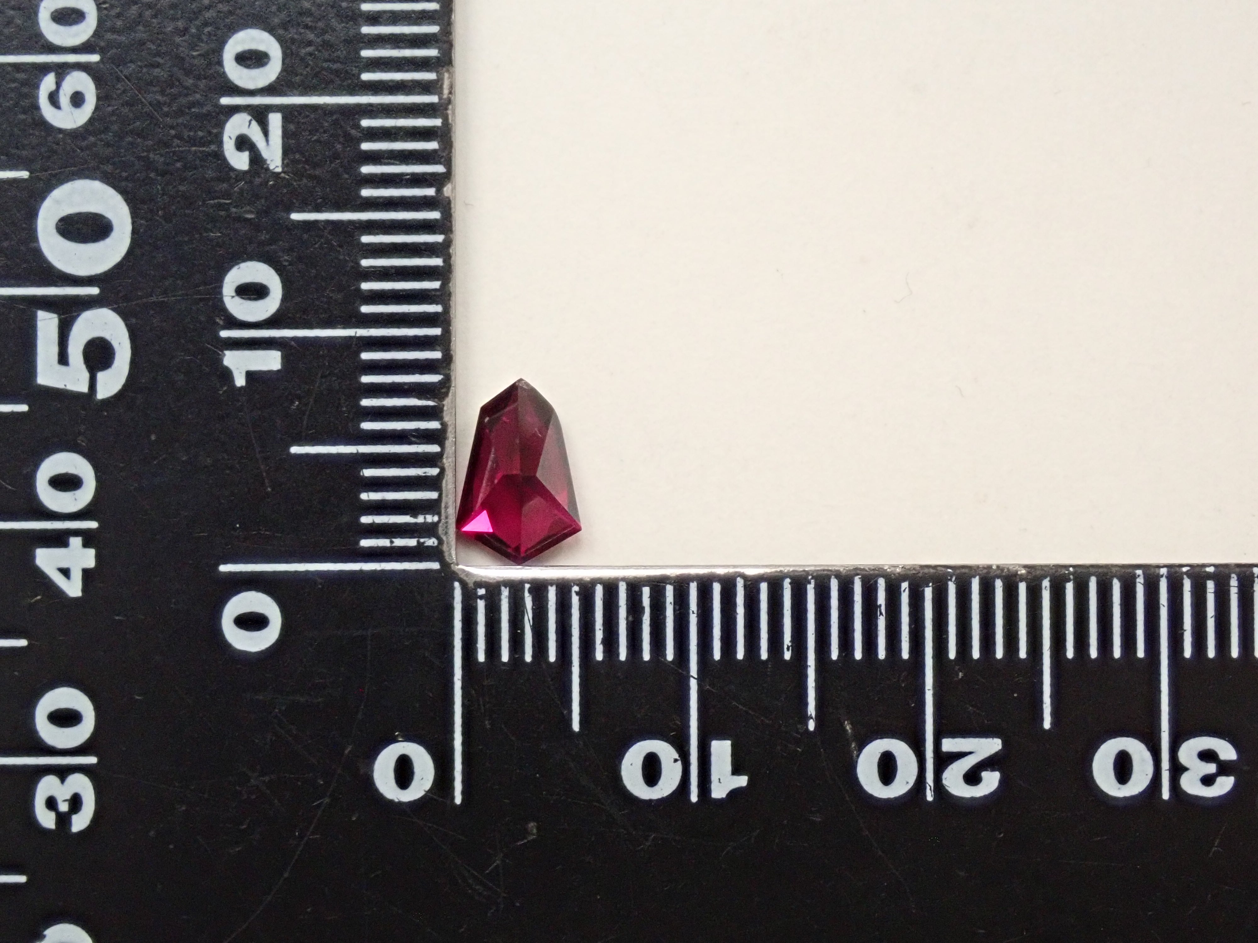 【12561904掲載】ロードライトガーネット 1.203ctルース