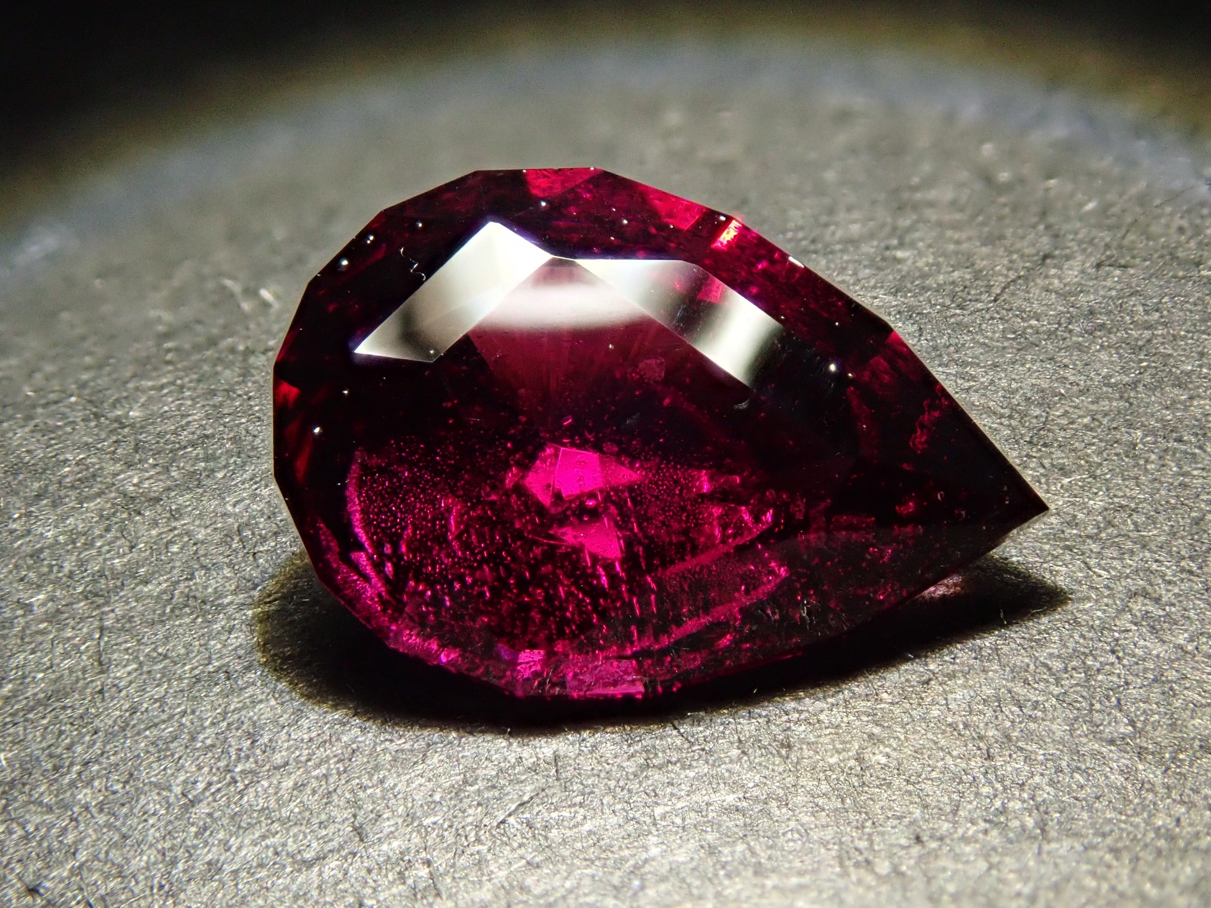 【12561905掲載】ロードライトガーネット 1.765ctルース