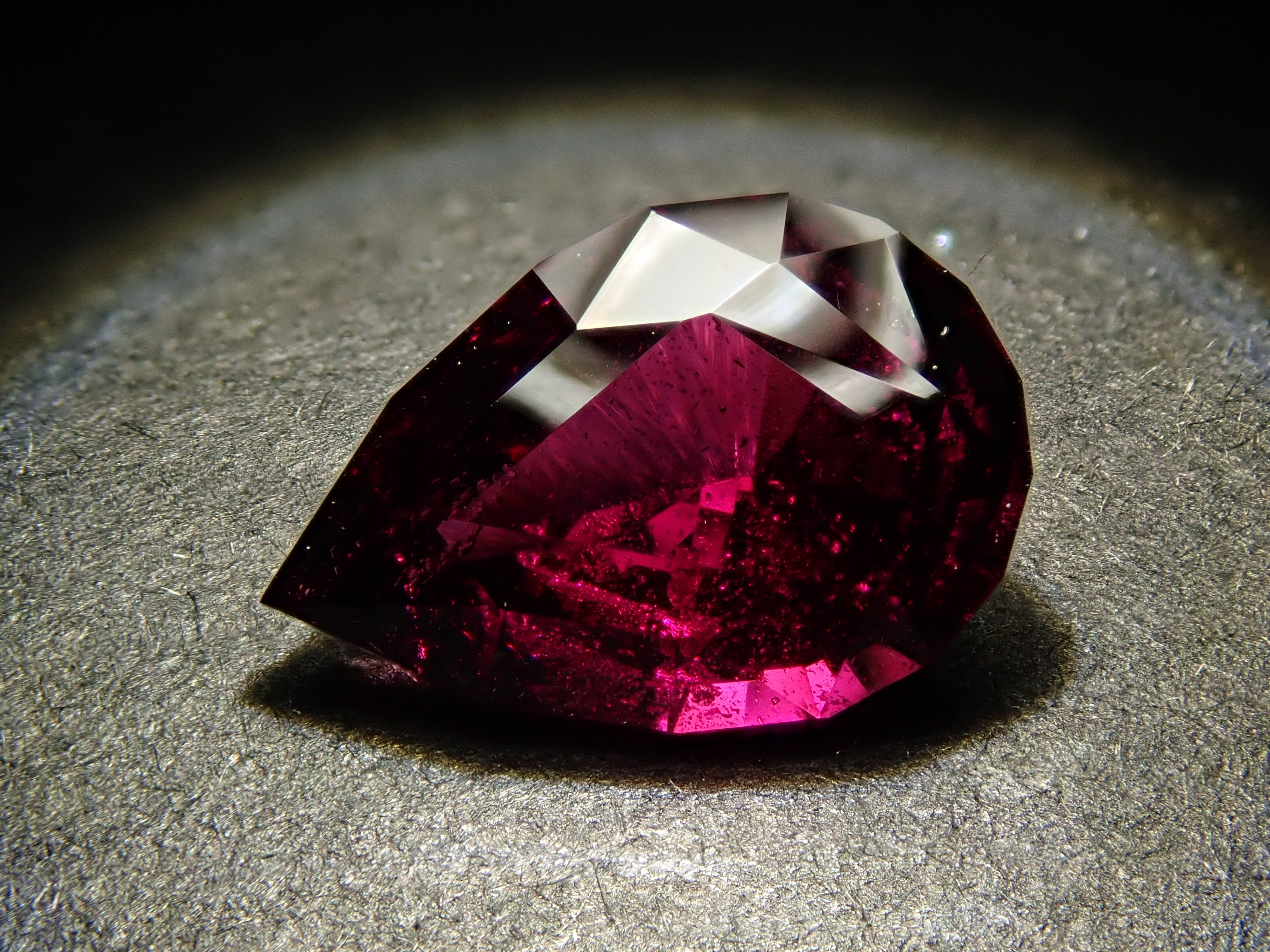 【12561905掲載】ロードライトガーネット 1.765ctルース