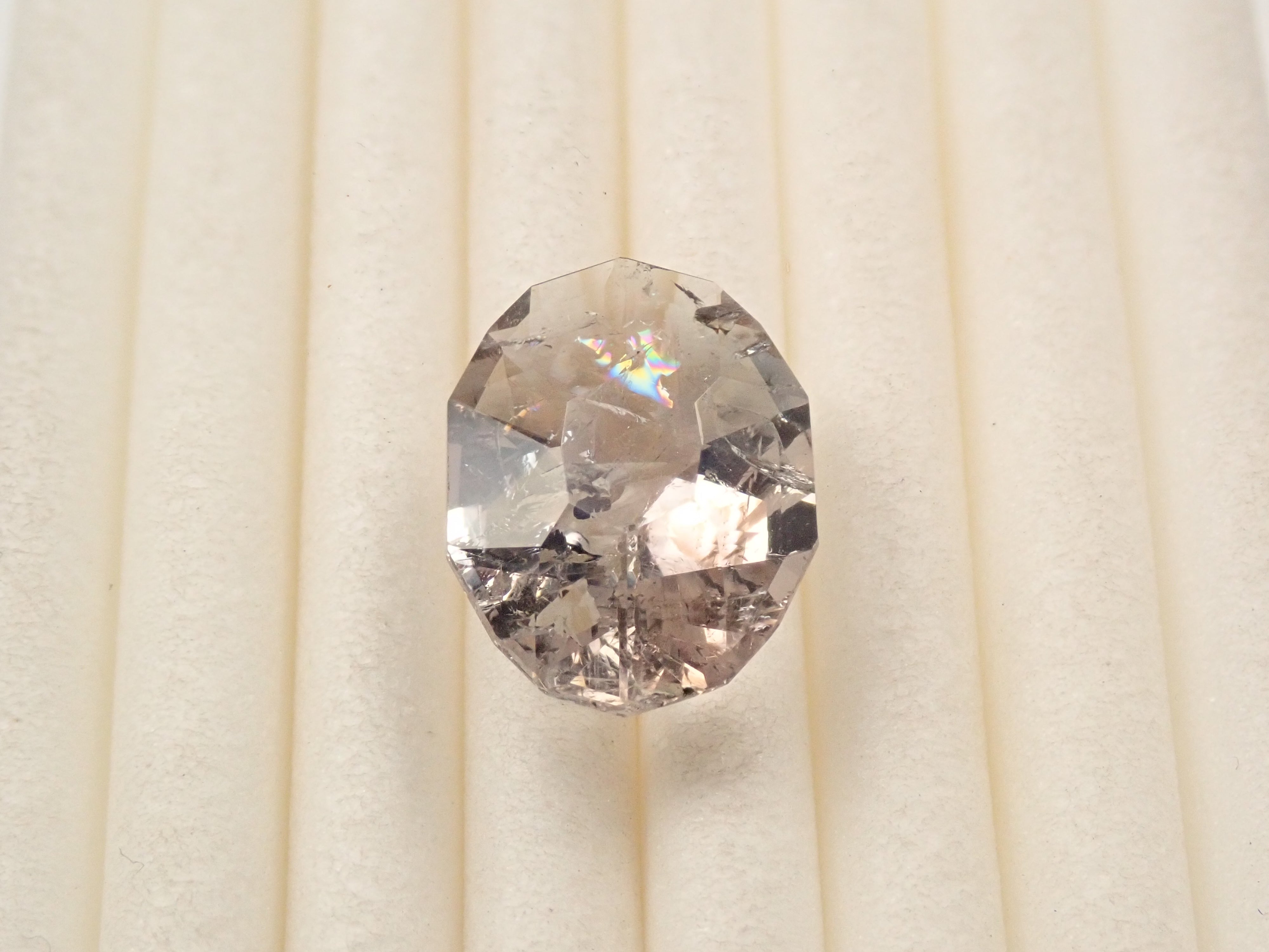 【12561914掲載】イギリス産ロジャリーフローライト 3.750ctルース