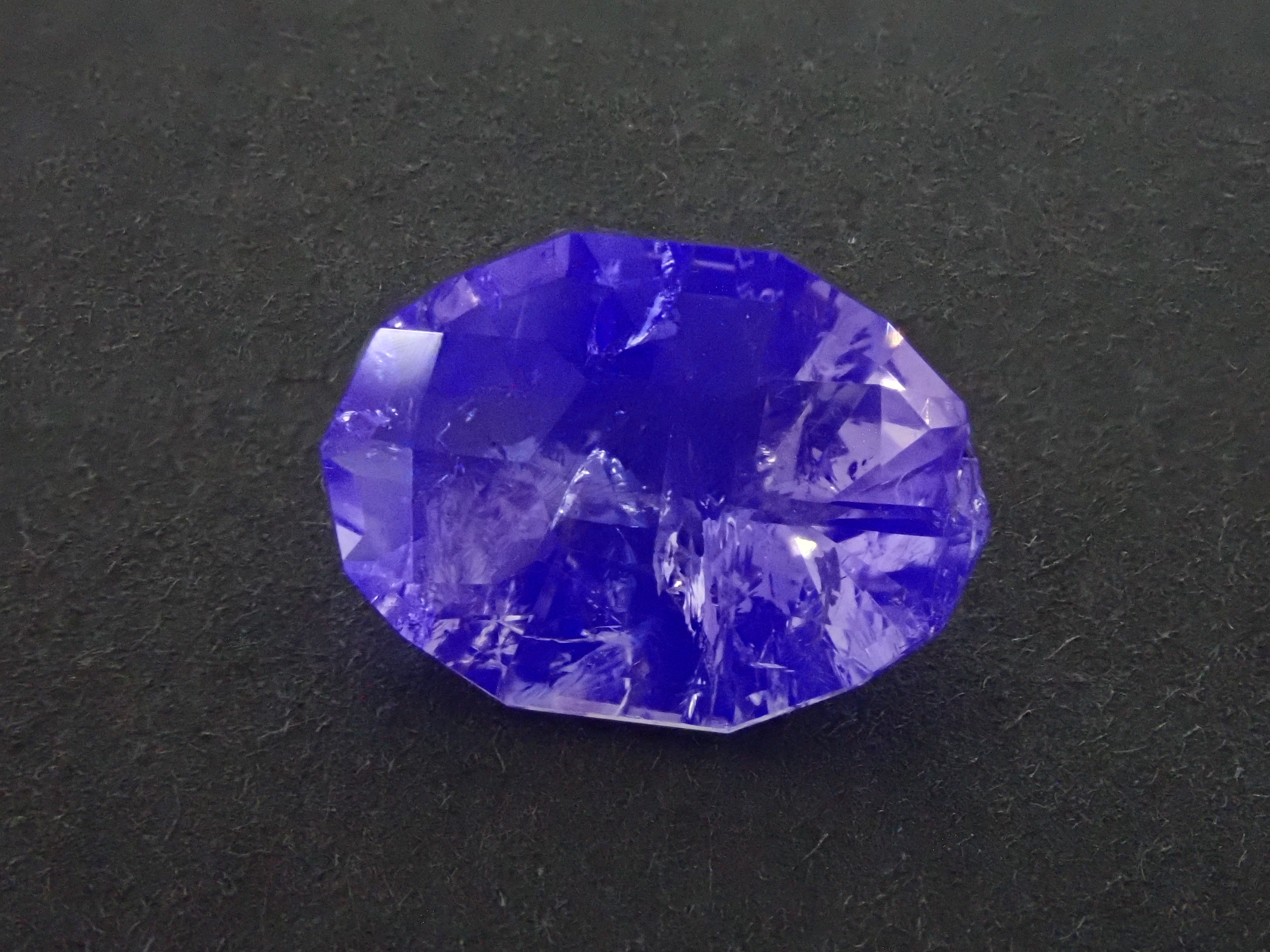 【12561914掲載】イギリス産ロジャリーフローライト 3.750ctルース