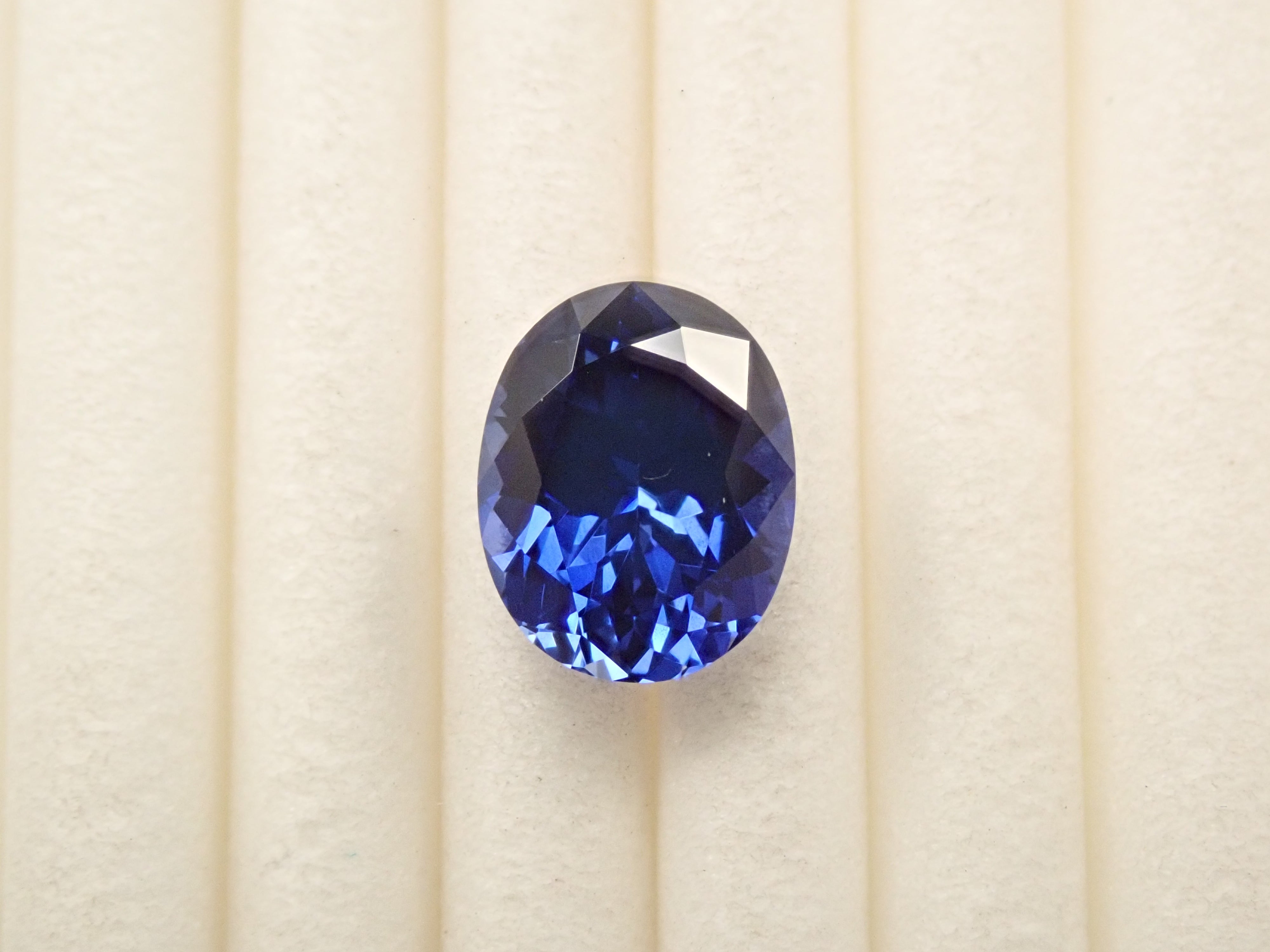 【12561925掲載】合成サファイア 1.551ctルース