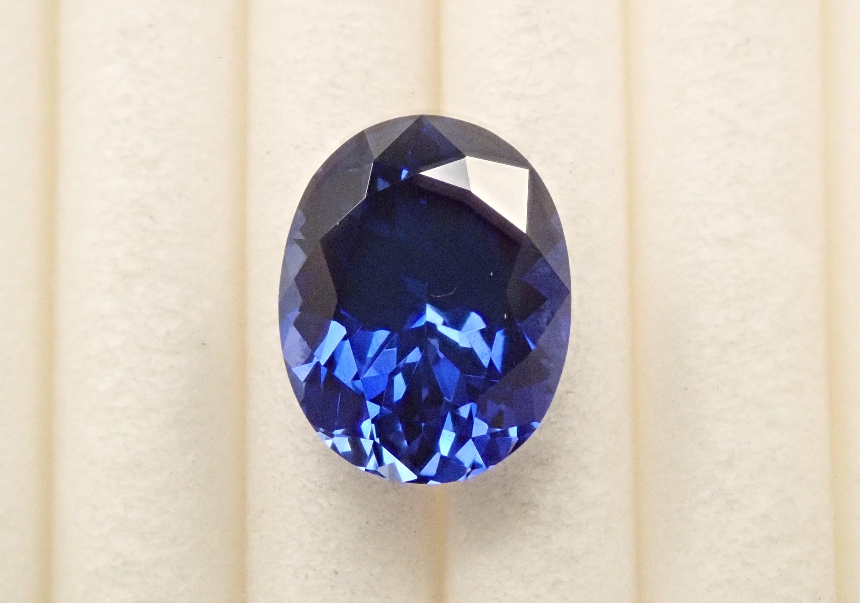 【3/22 22時販売】合成ブルーサファイア 1.551ctルース(合成サファイア)