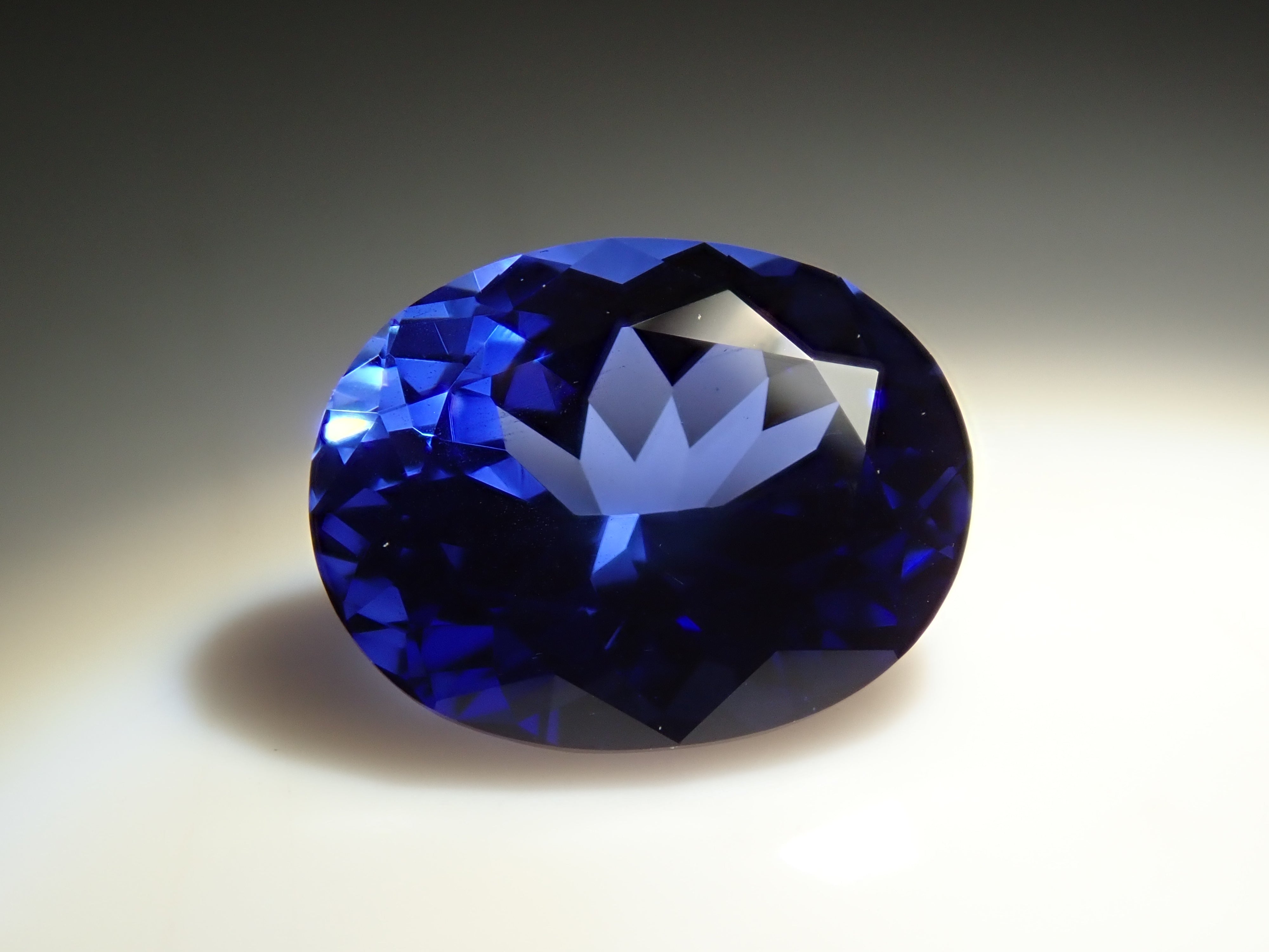 【12561925掲載】合成サファイア 1.551ctルース