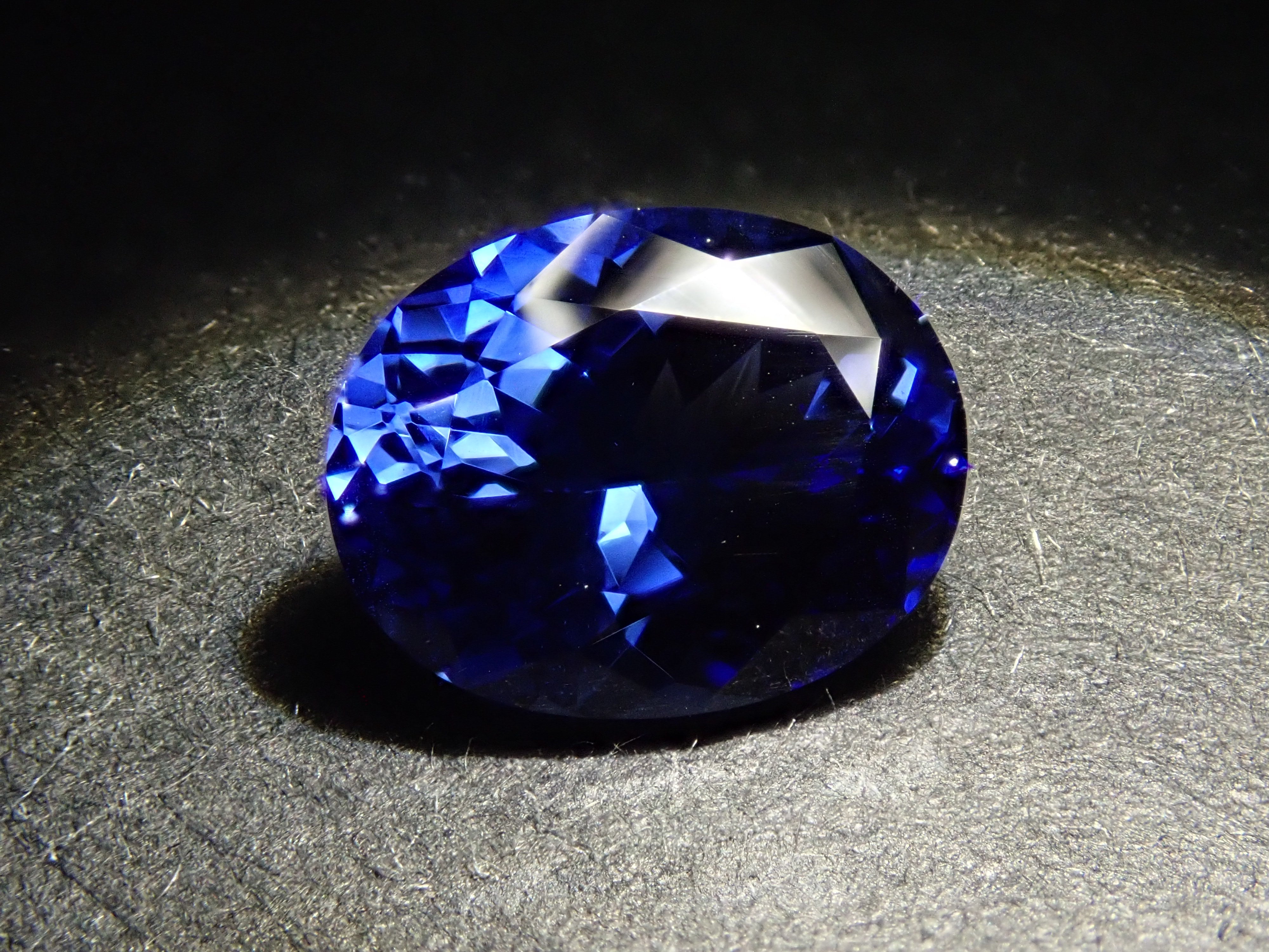 【12561925掲載】合成サファイア 1.551ctルース