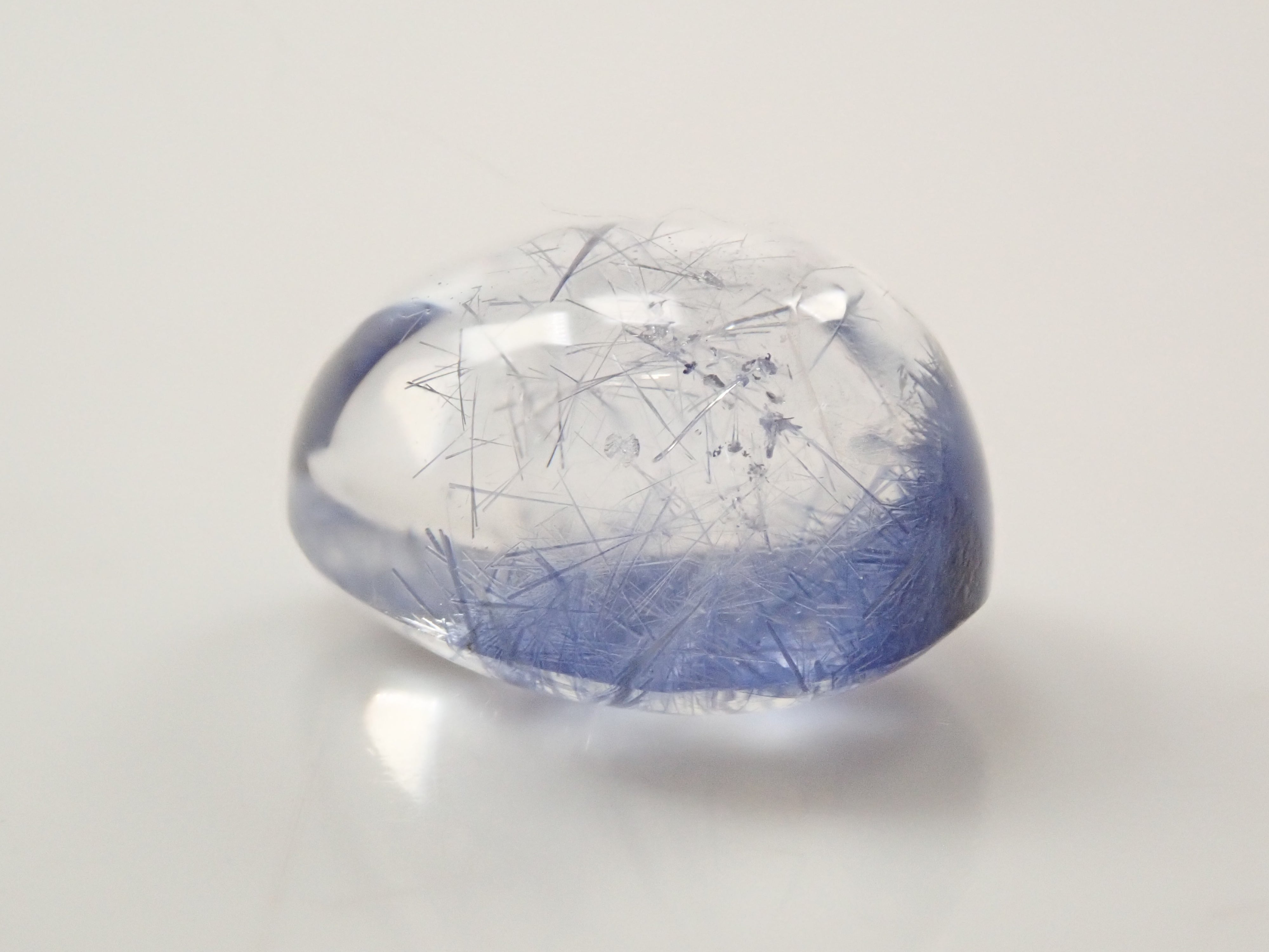 【12561926掲載】ブラジル産デュモルチェライトインクォーツ 2.282ctルース