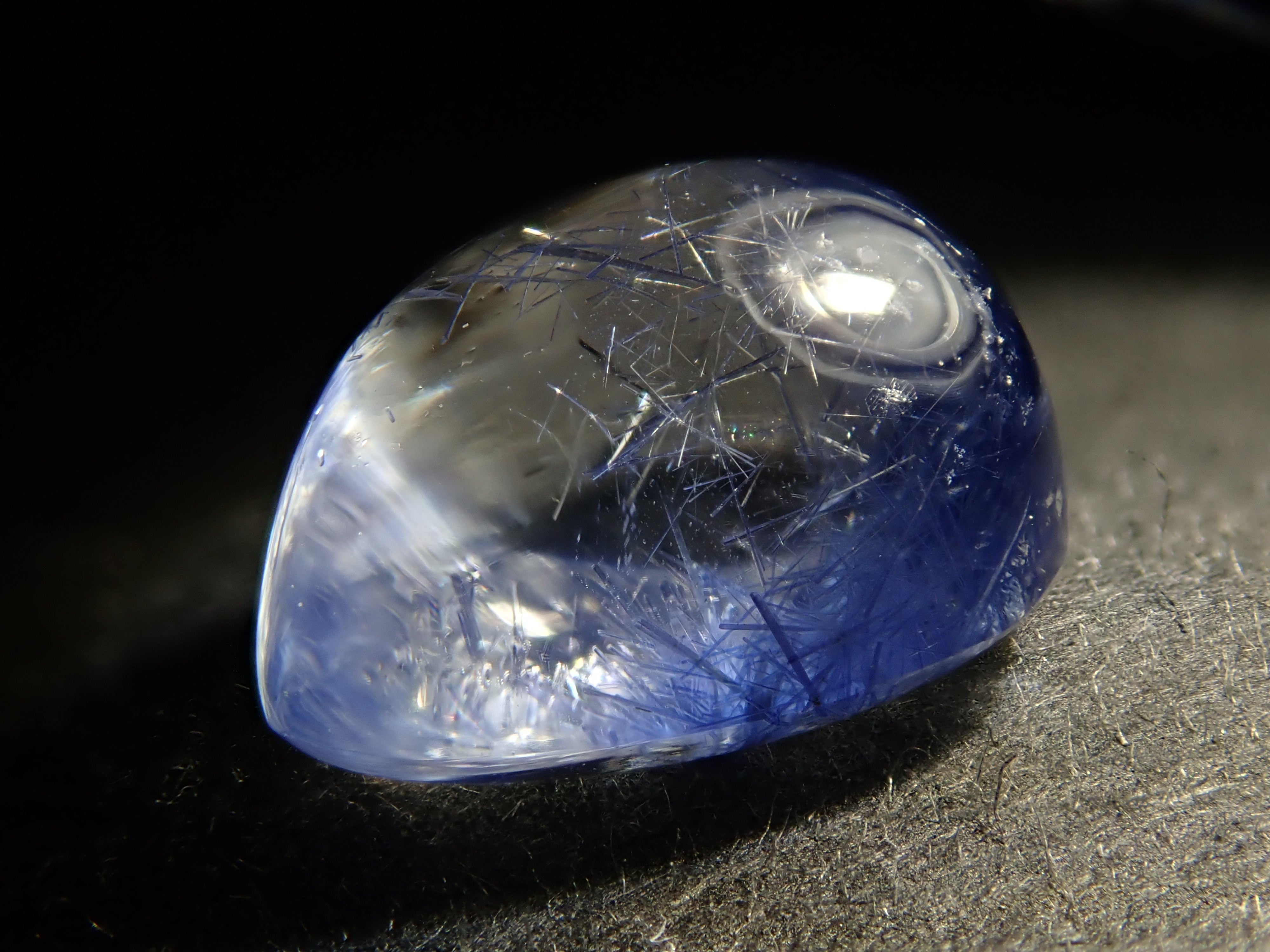 【12561926掲載】ブラジル産デュモルチェライトインクォーツ 2.282ctルース