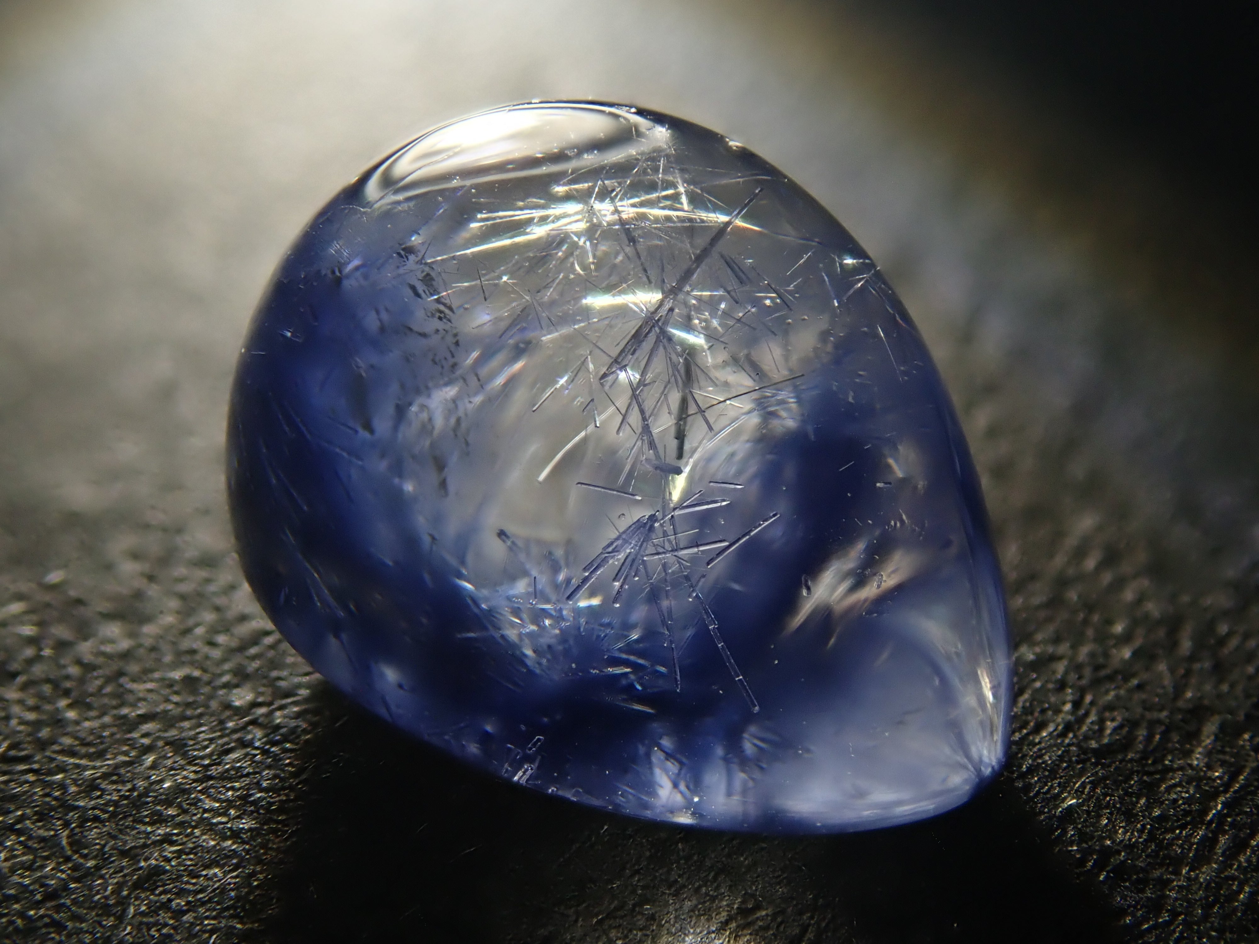 【12561926掲載】ブラジル産デュモルチェライトインクォーツ 2.282ctルース