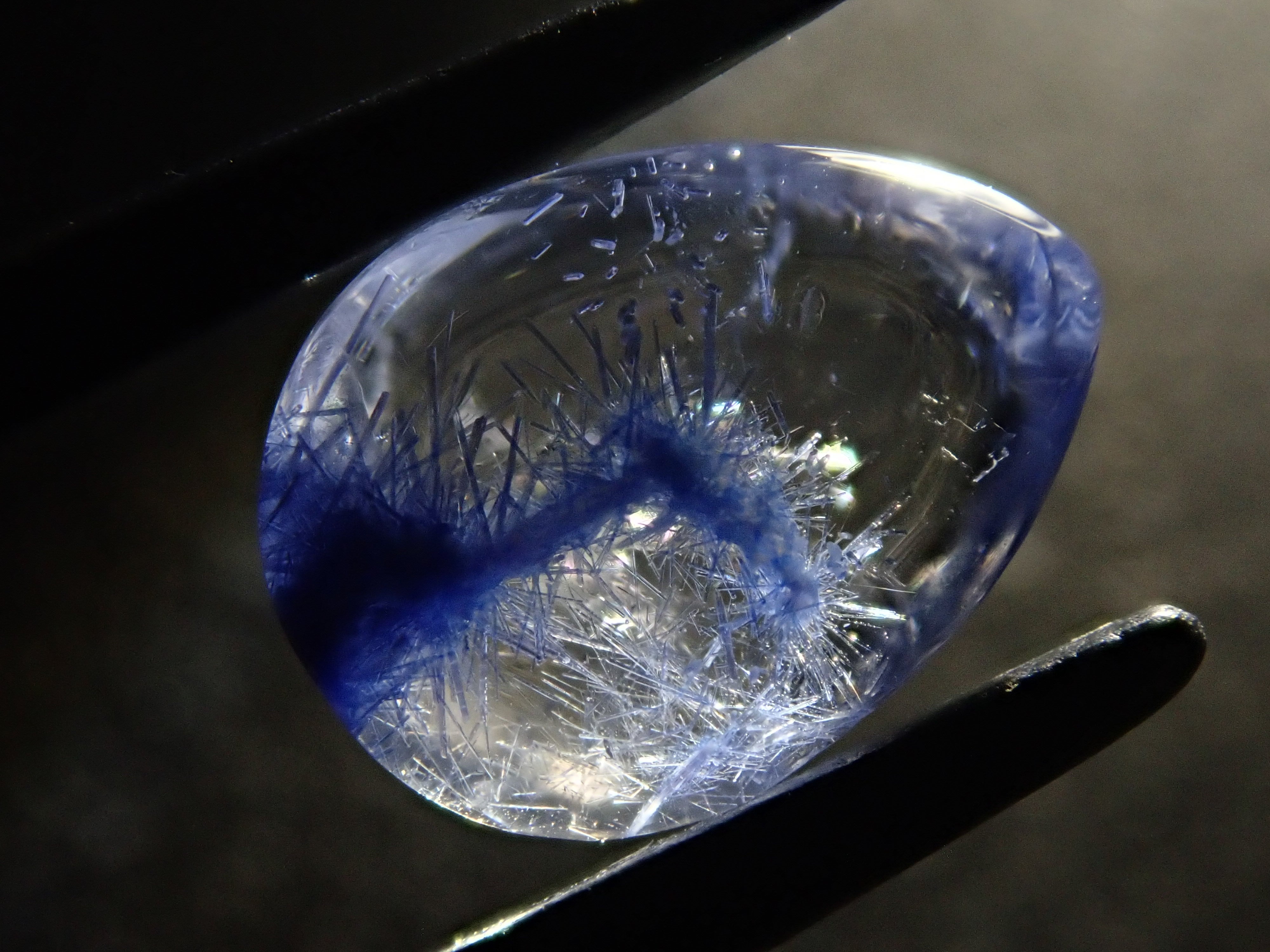 【12561926掲載】ブラジル産デュモルチェライトインクォーツ 2.282ctルース