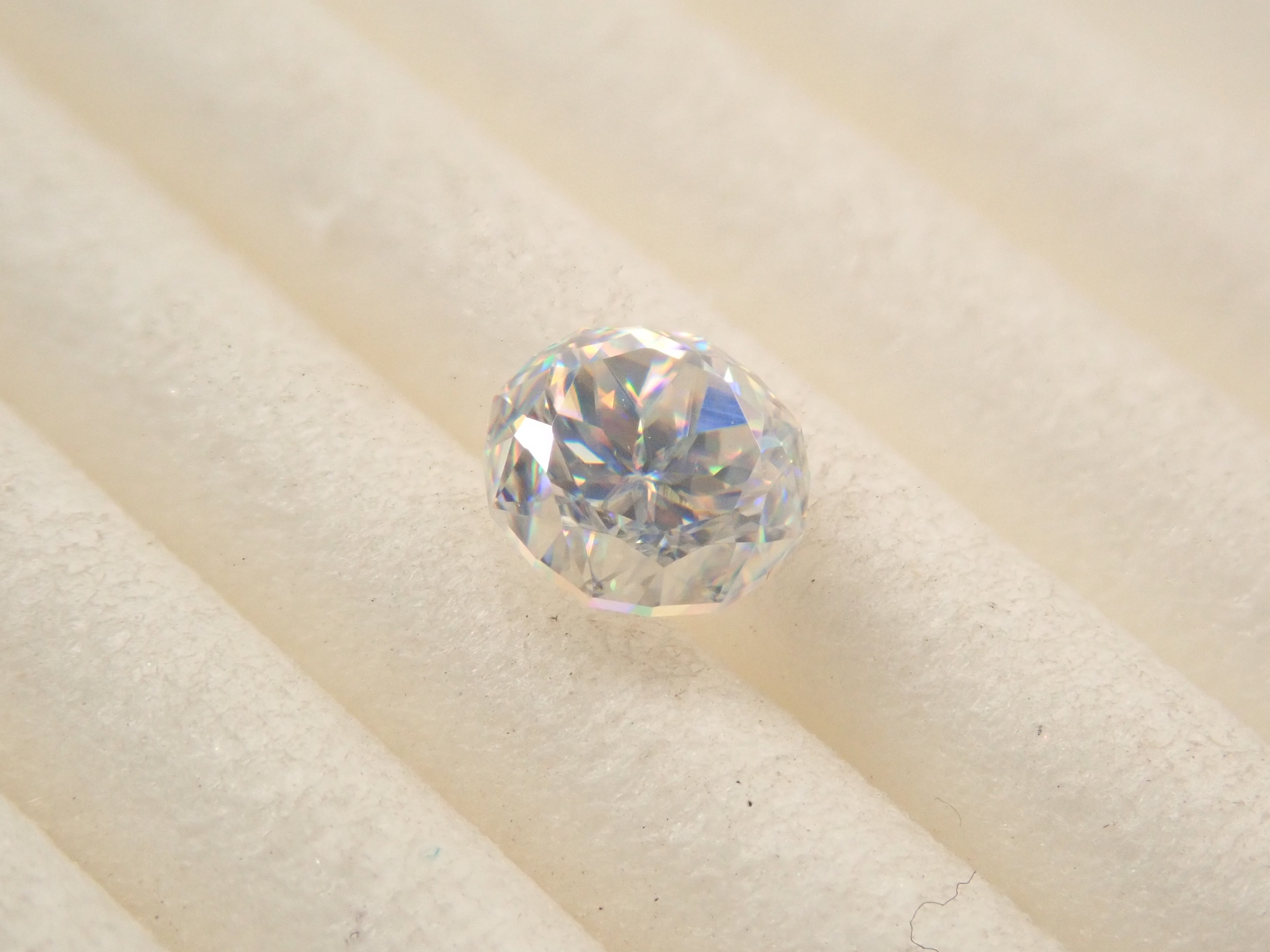 【12561928掲載】合成ルチル 0.554ctルース