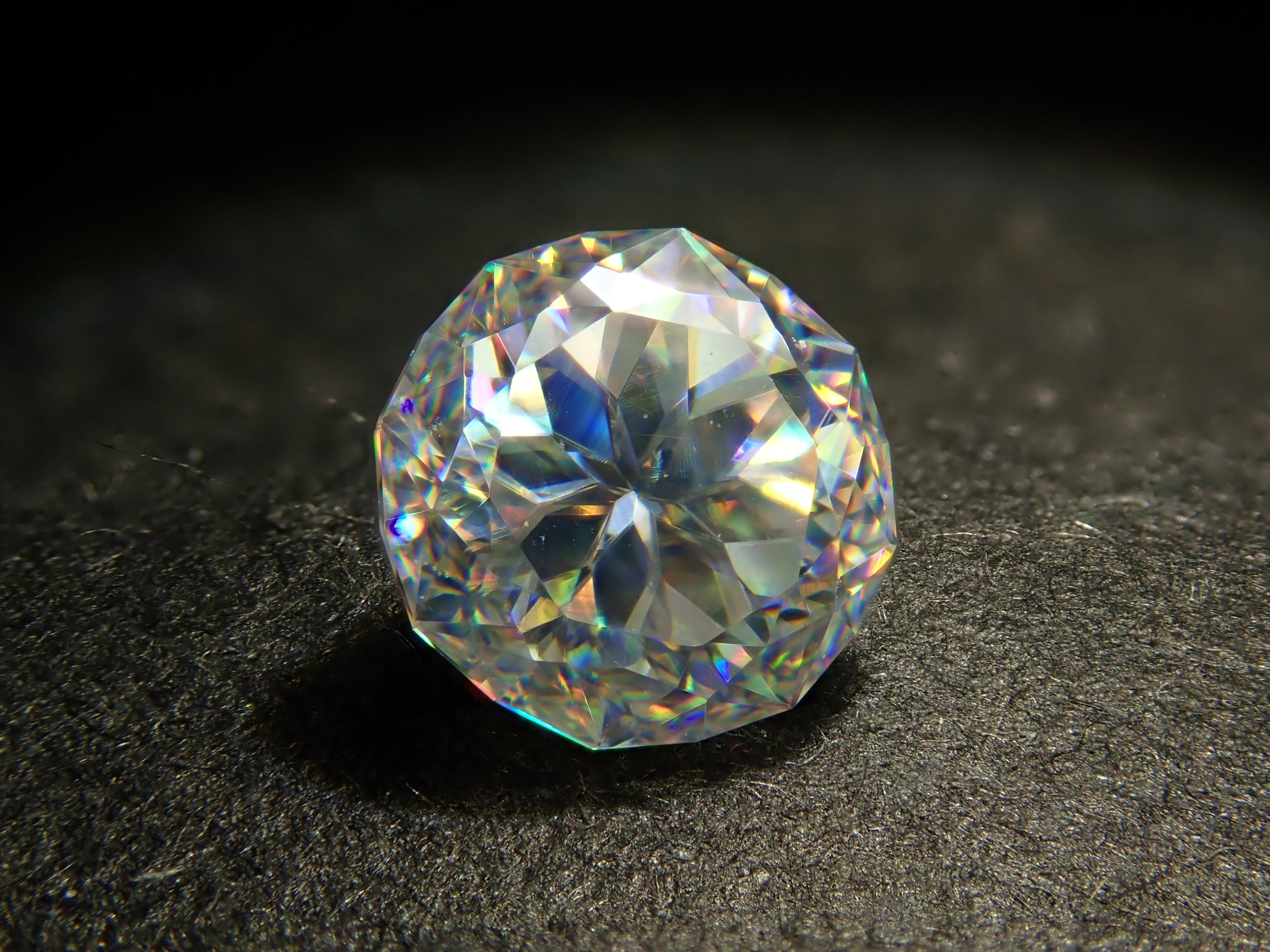 【12561928掲載】合成ルチル 0.554ctルース