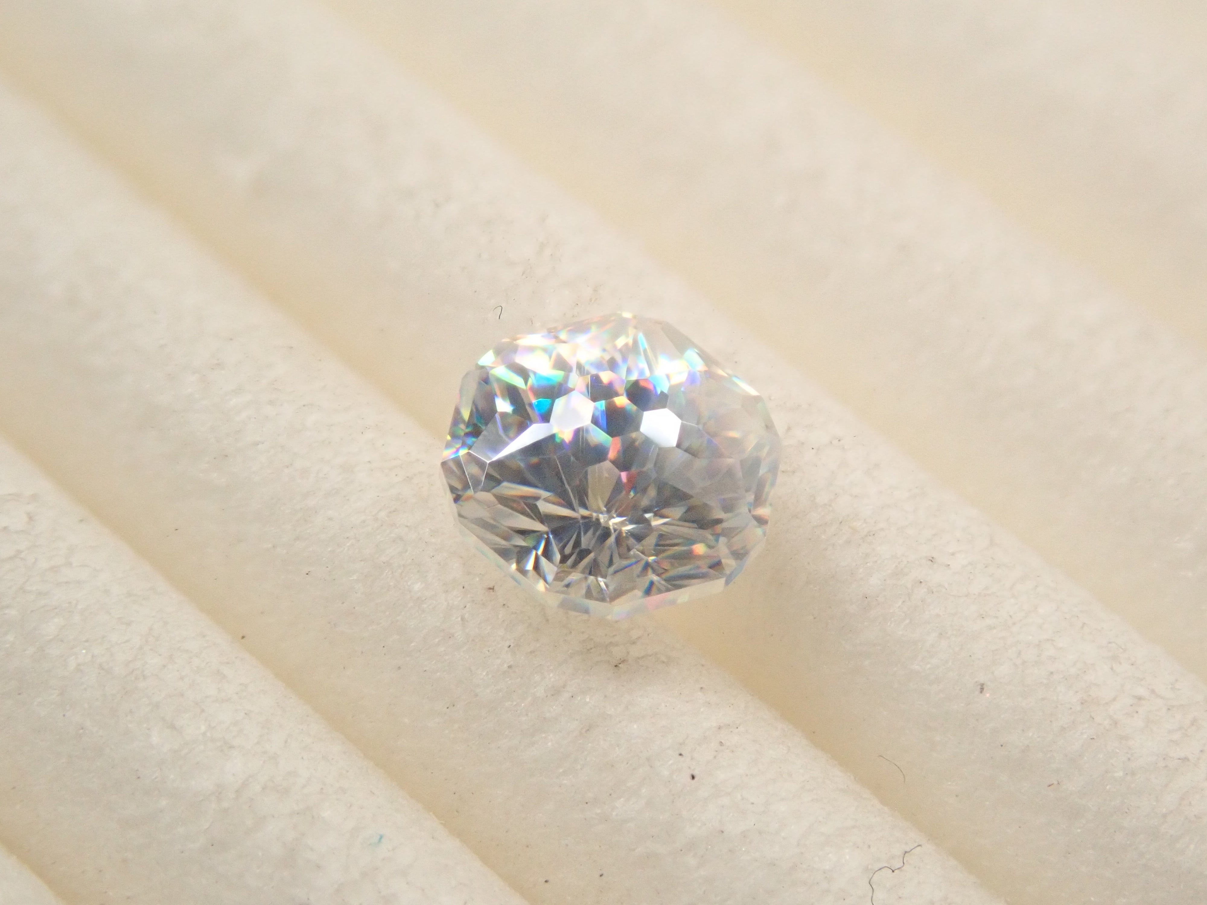 【12561929掲載】合成ルチル 0.505ctルース