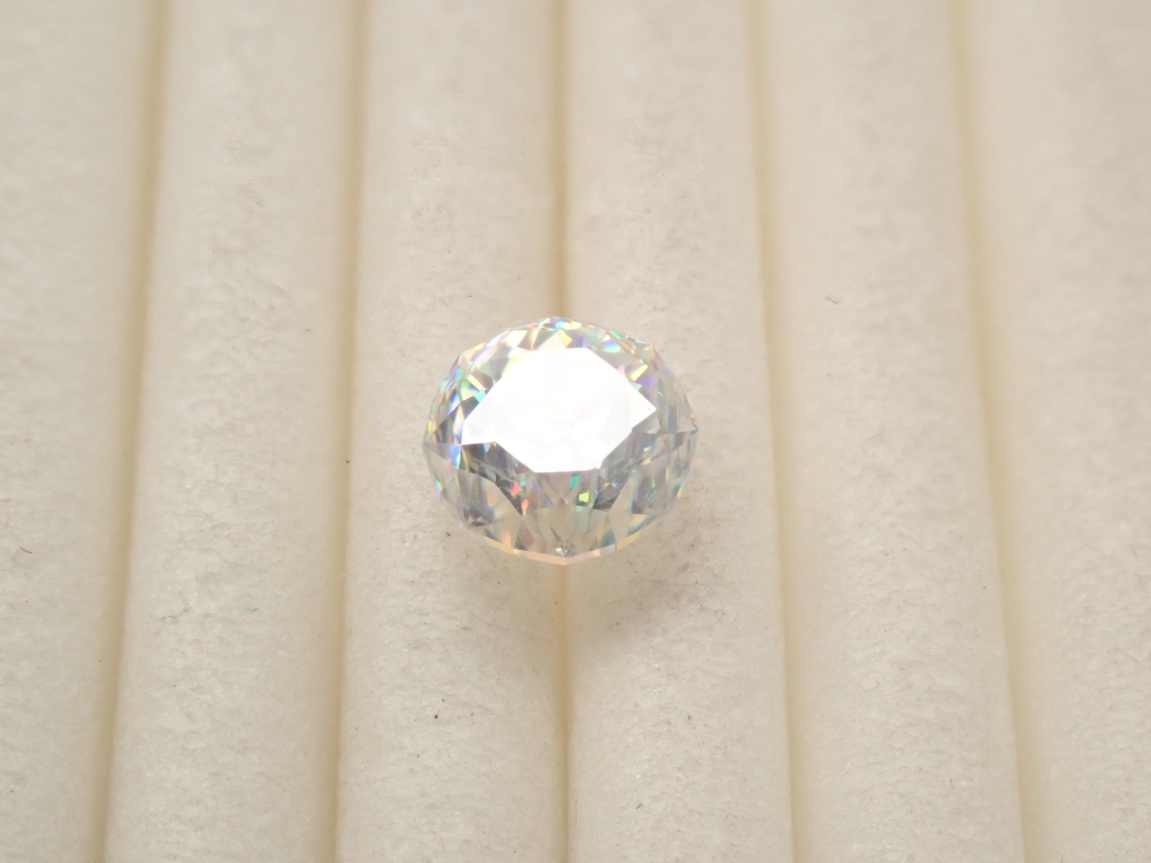 【12561932掲載】合成ルチル 0.877ctルース