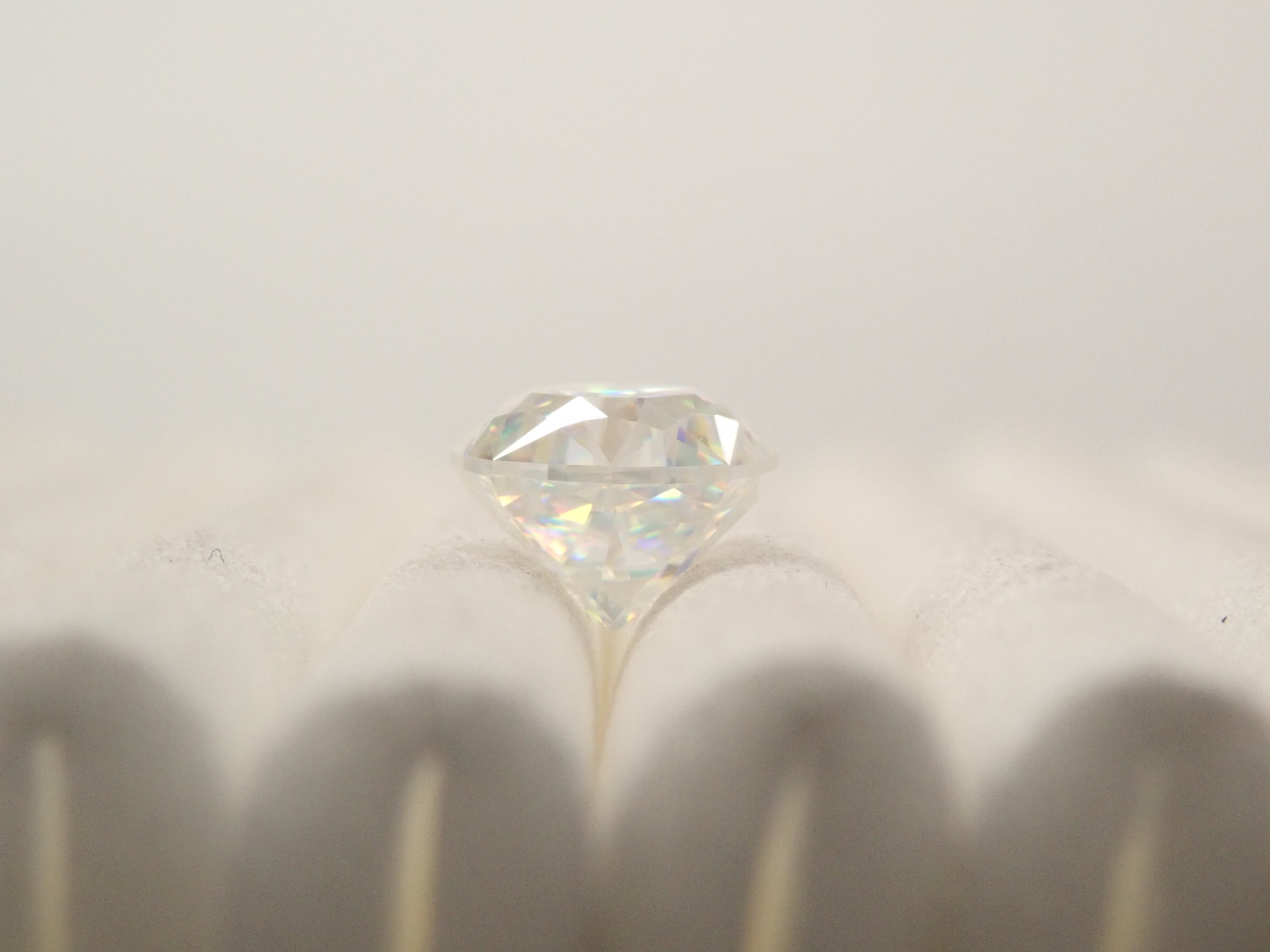 【12561932掲載】合成ルチル 0.877ctルース