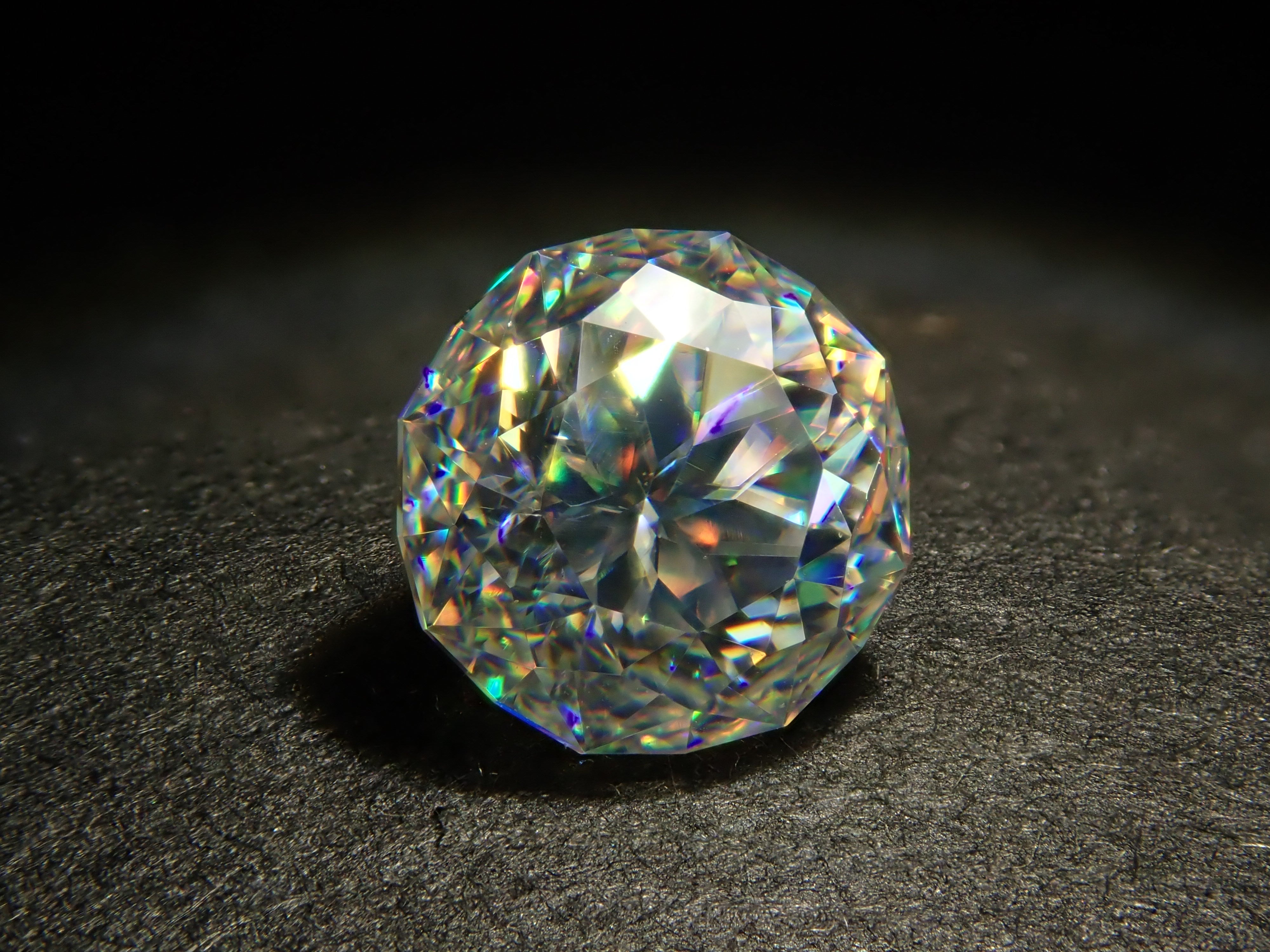 【12561932掲載】合成ルチル 0.877ctルース