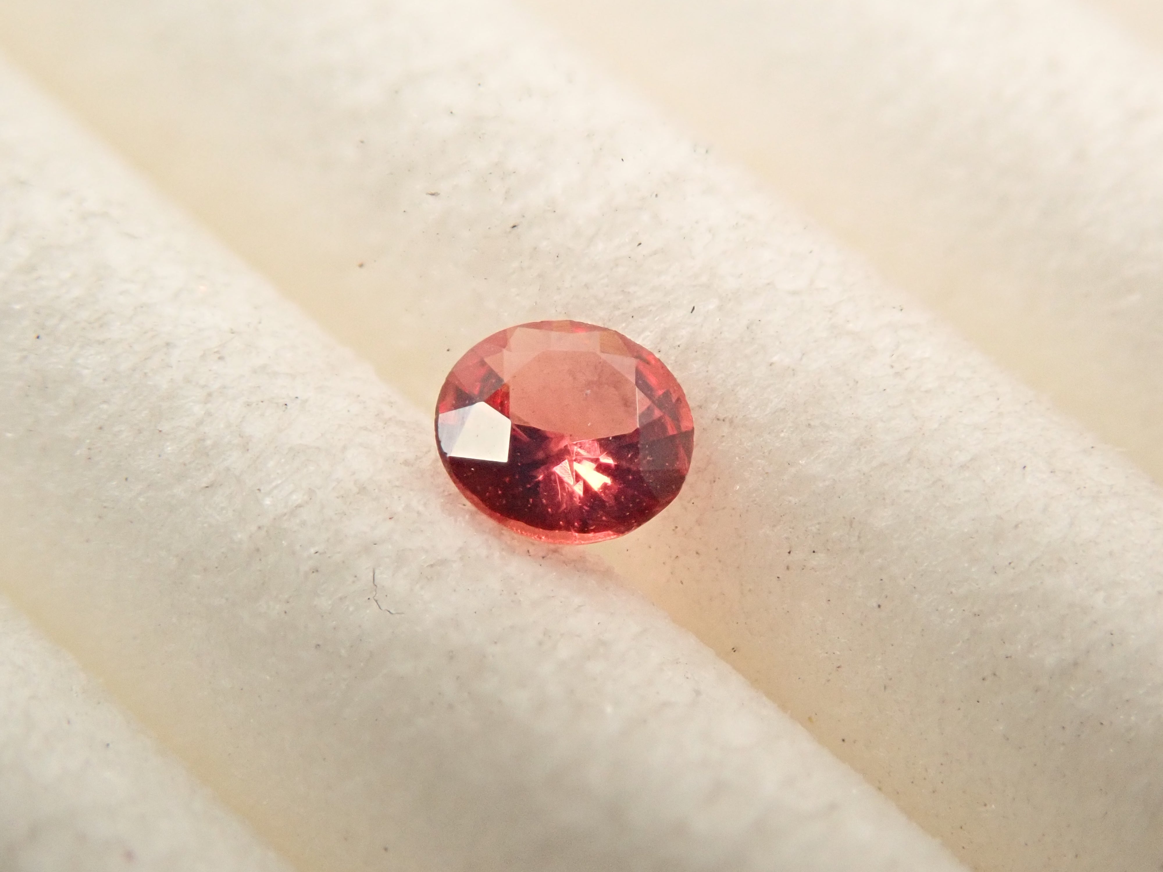 【12562058掲載】カナダ産カナダ産ユーディアライト 0.047ctルース