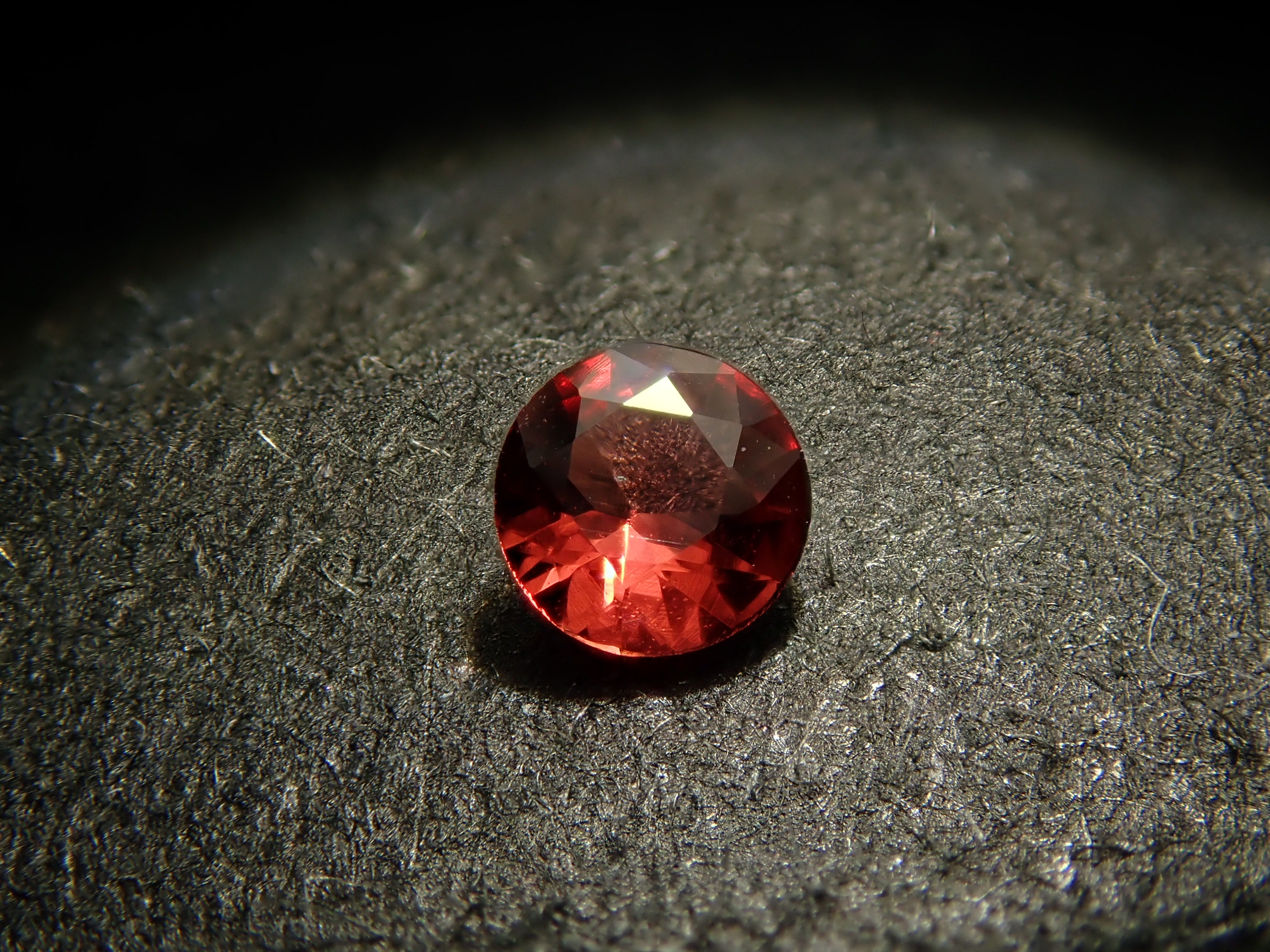 【12562058掲載】カナダ産カナダ産ユーディアライト 0.047ctルース