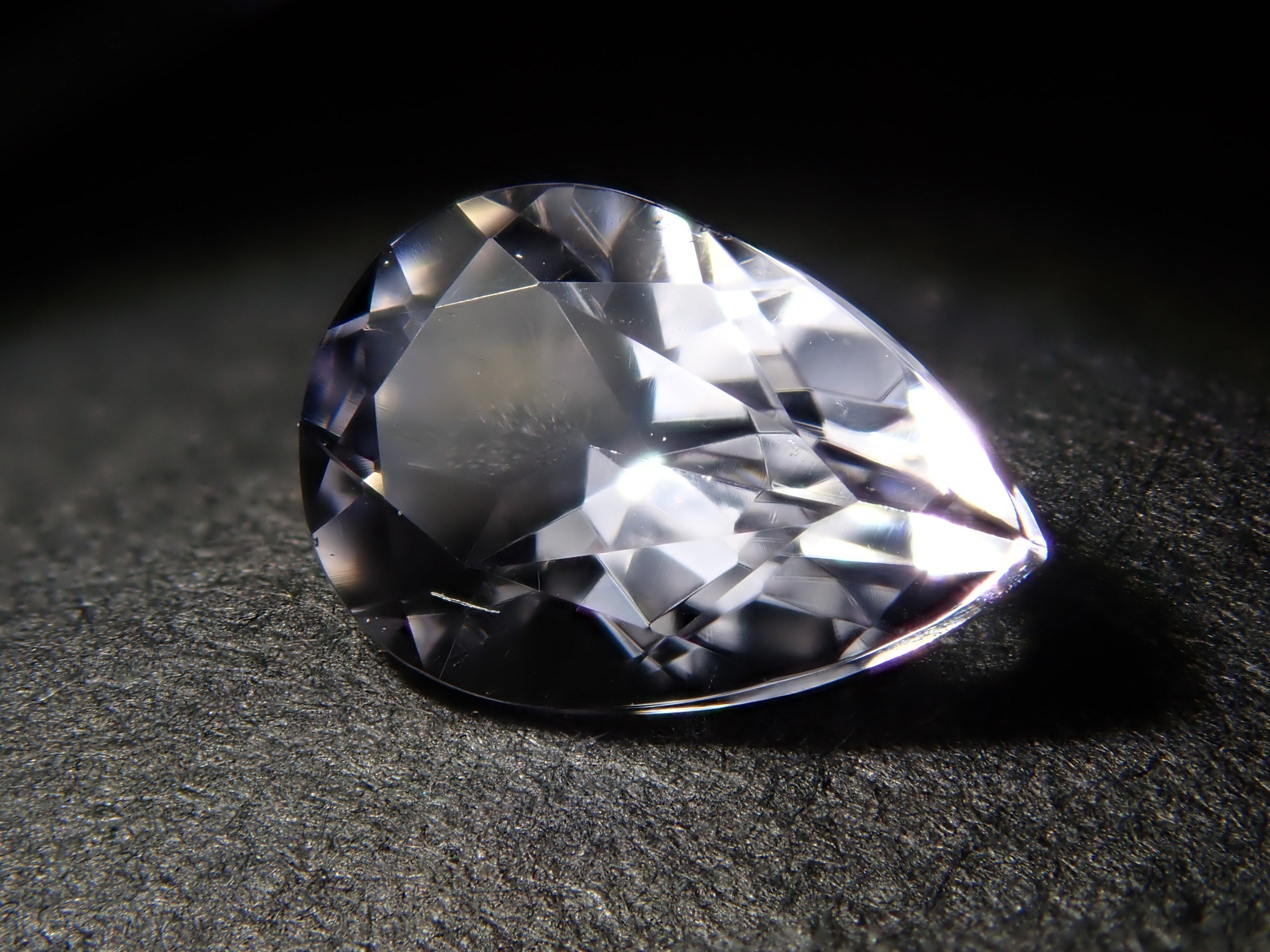 【12562018掲載】ブラジル産ヘルデライト 0.509ctルース