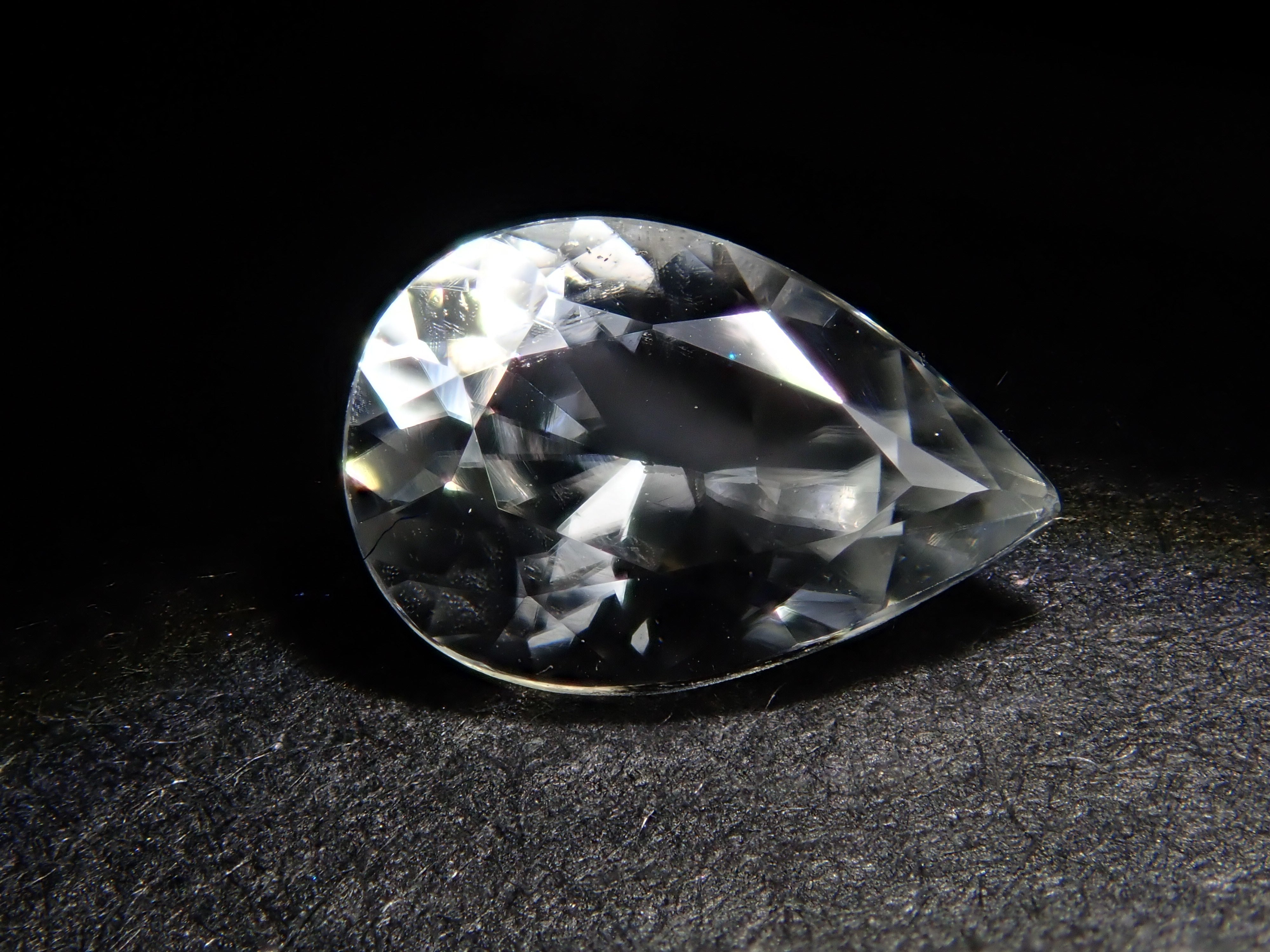 【12562019掲載】アメリカ産ダトライト 0.592ctルース