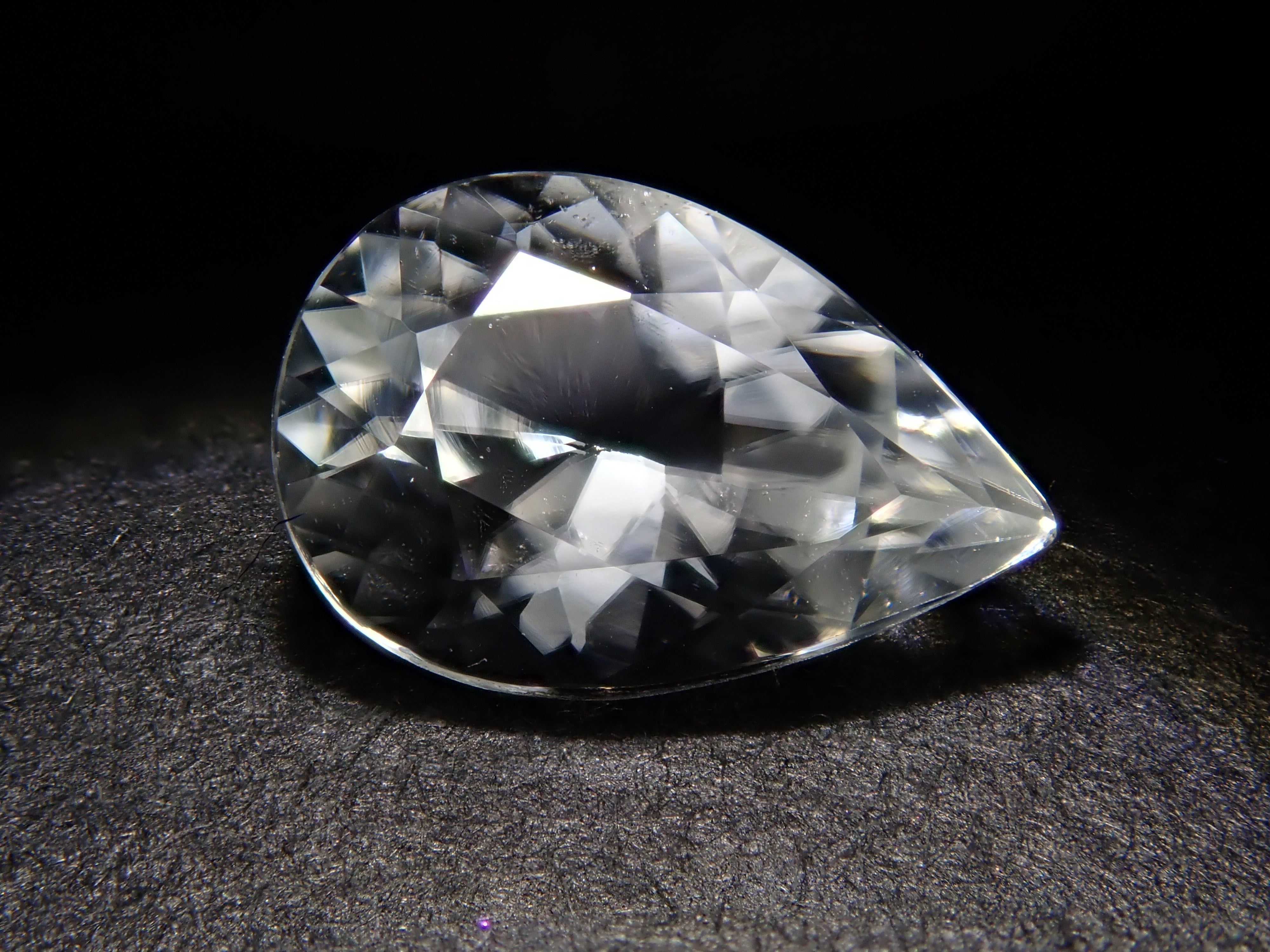 【12562019掲載】アメリカ産ダトライト 0.592ctルース