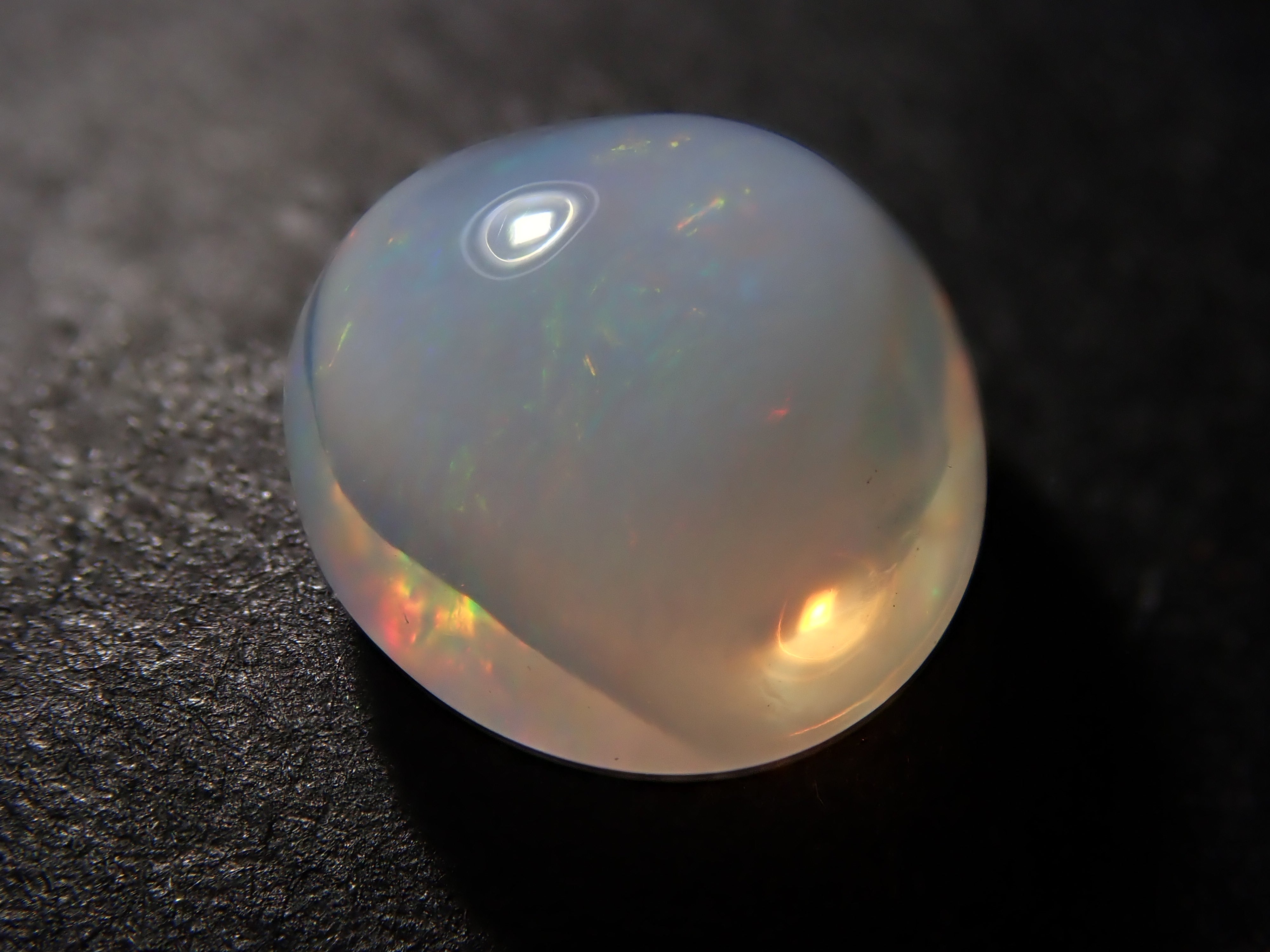 【12561999掲載】メキシコ産エッグインオパール 2.125ctルース