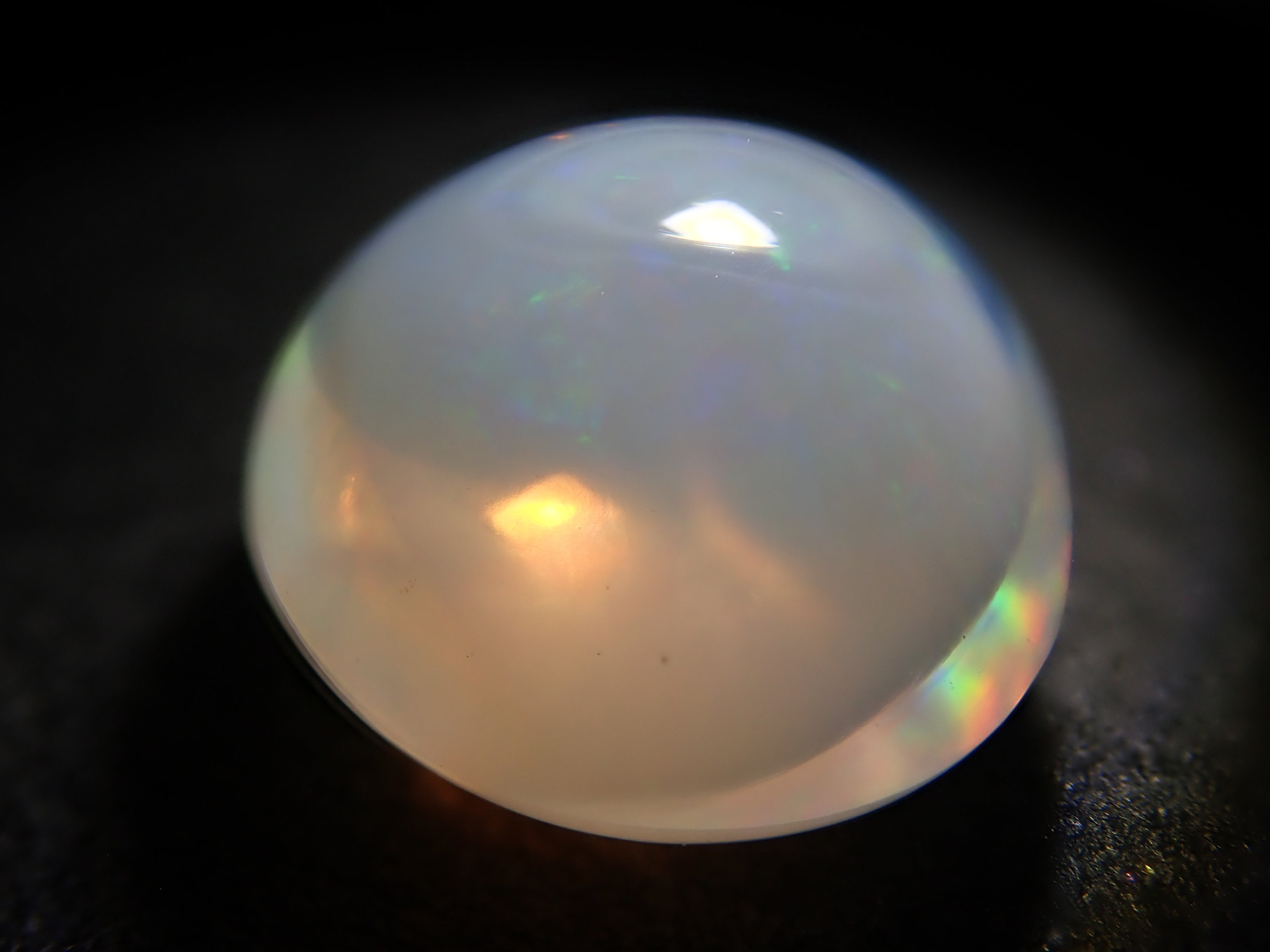 【12561999掲載】メキシコ産エッグインオパール 2.125ctルース