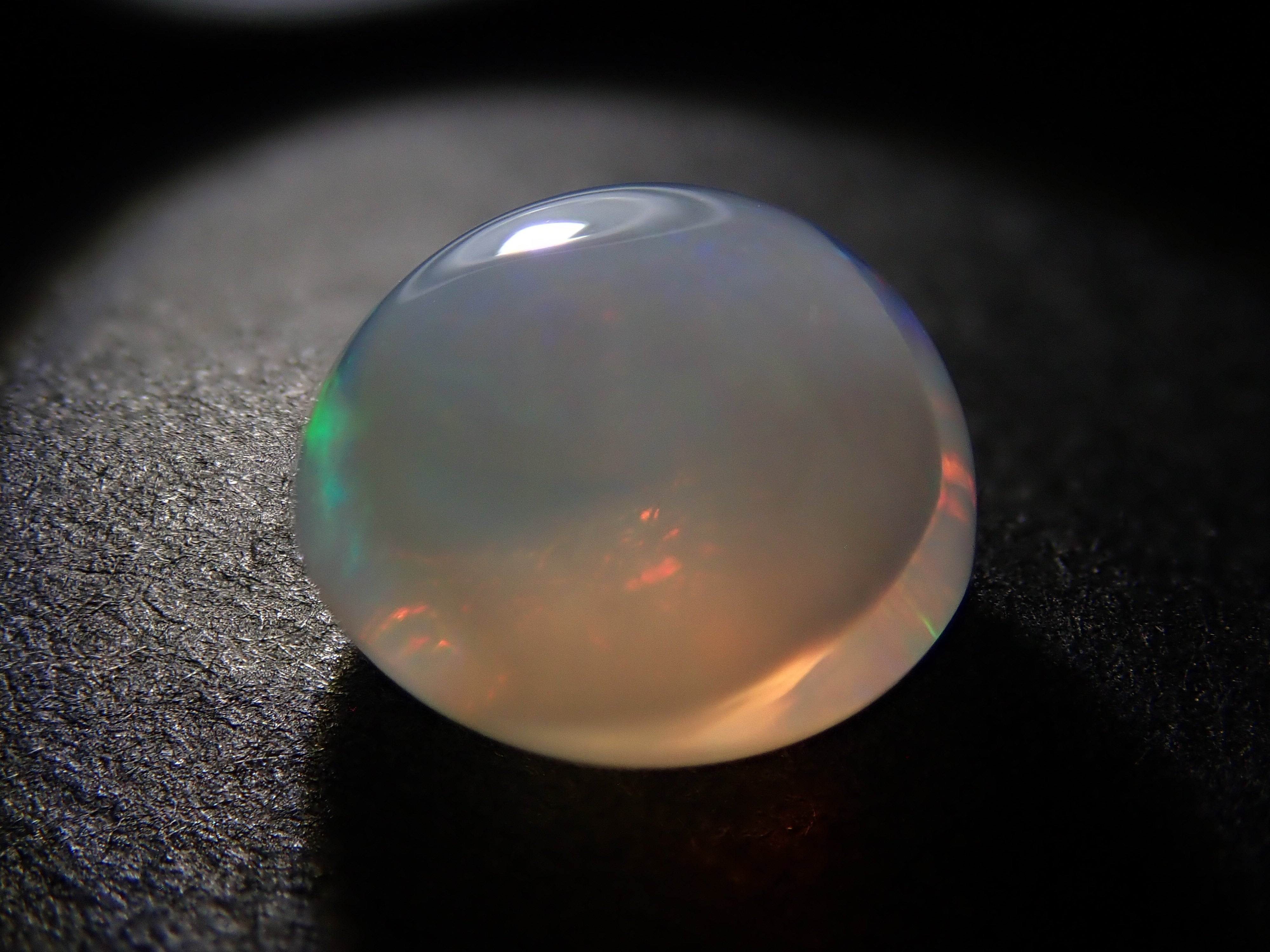 【12561999掲載】メキシコ産エッグインオパール 2.125ctルース