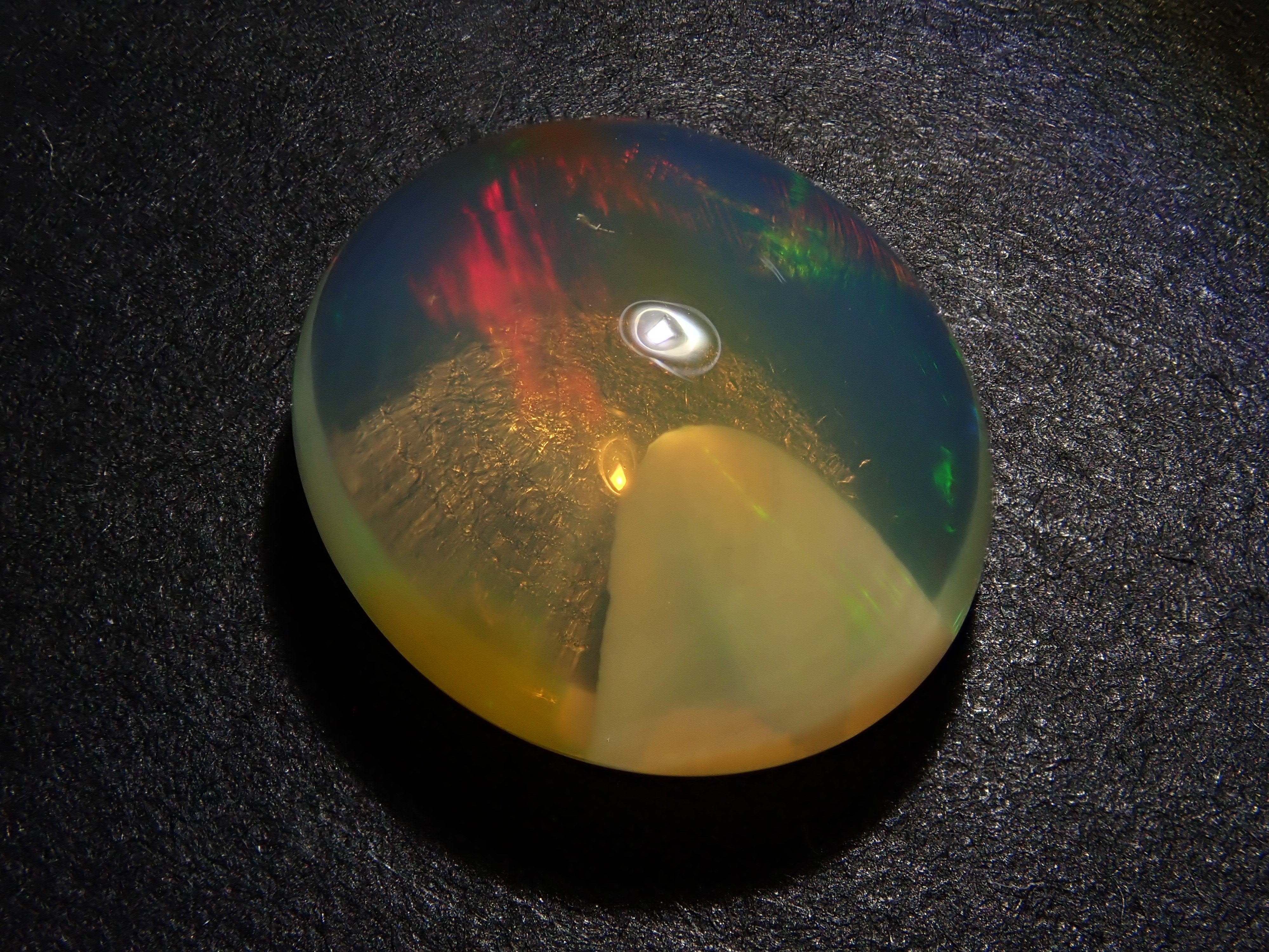 【12562000掲載】メキシコ産エッグインオパール 4.879ctルース