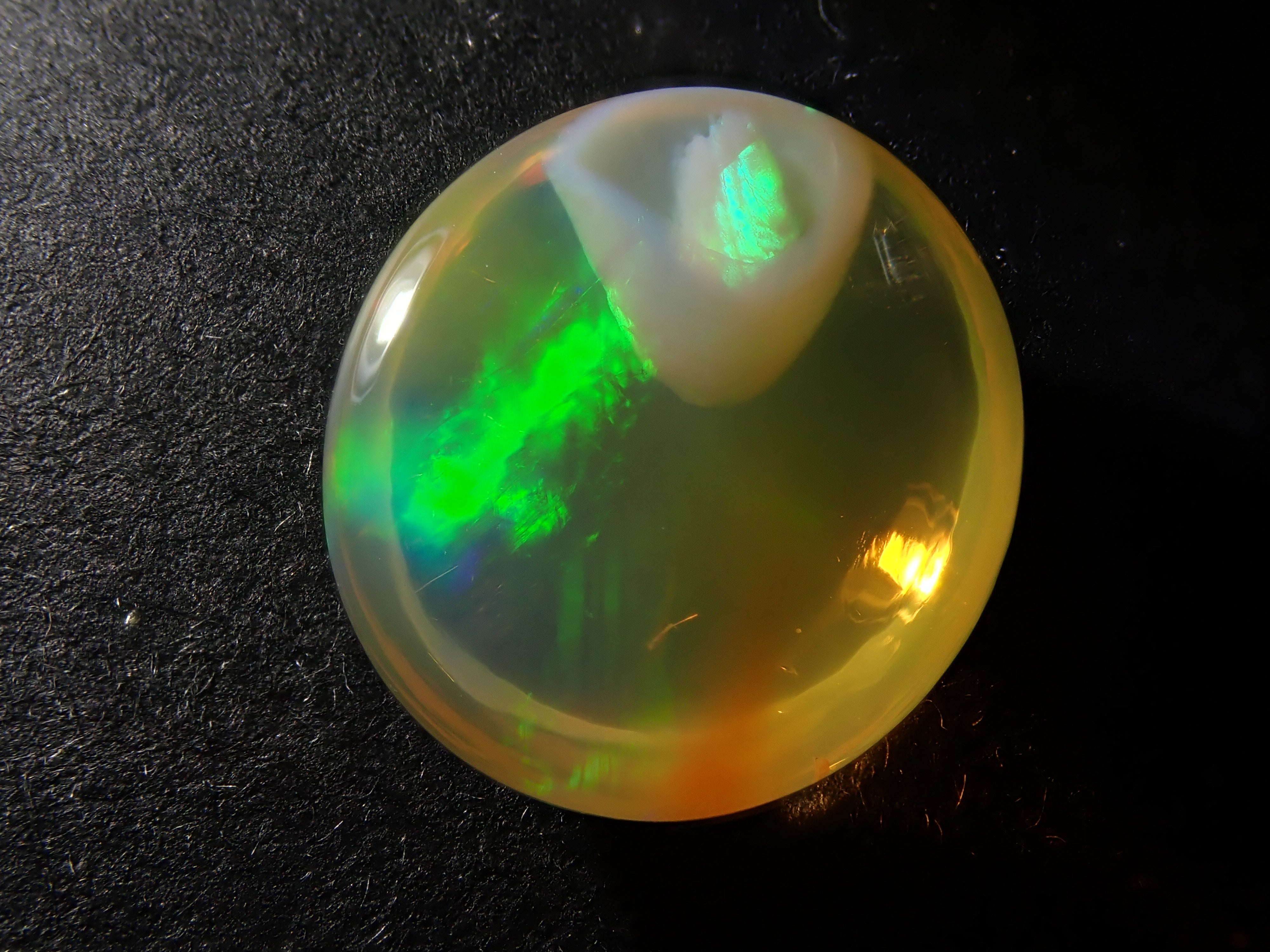 【12562000掲載】メキシコ産エッグインオパール 4.879ctルース