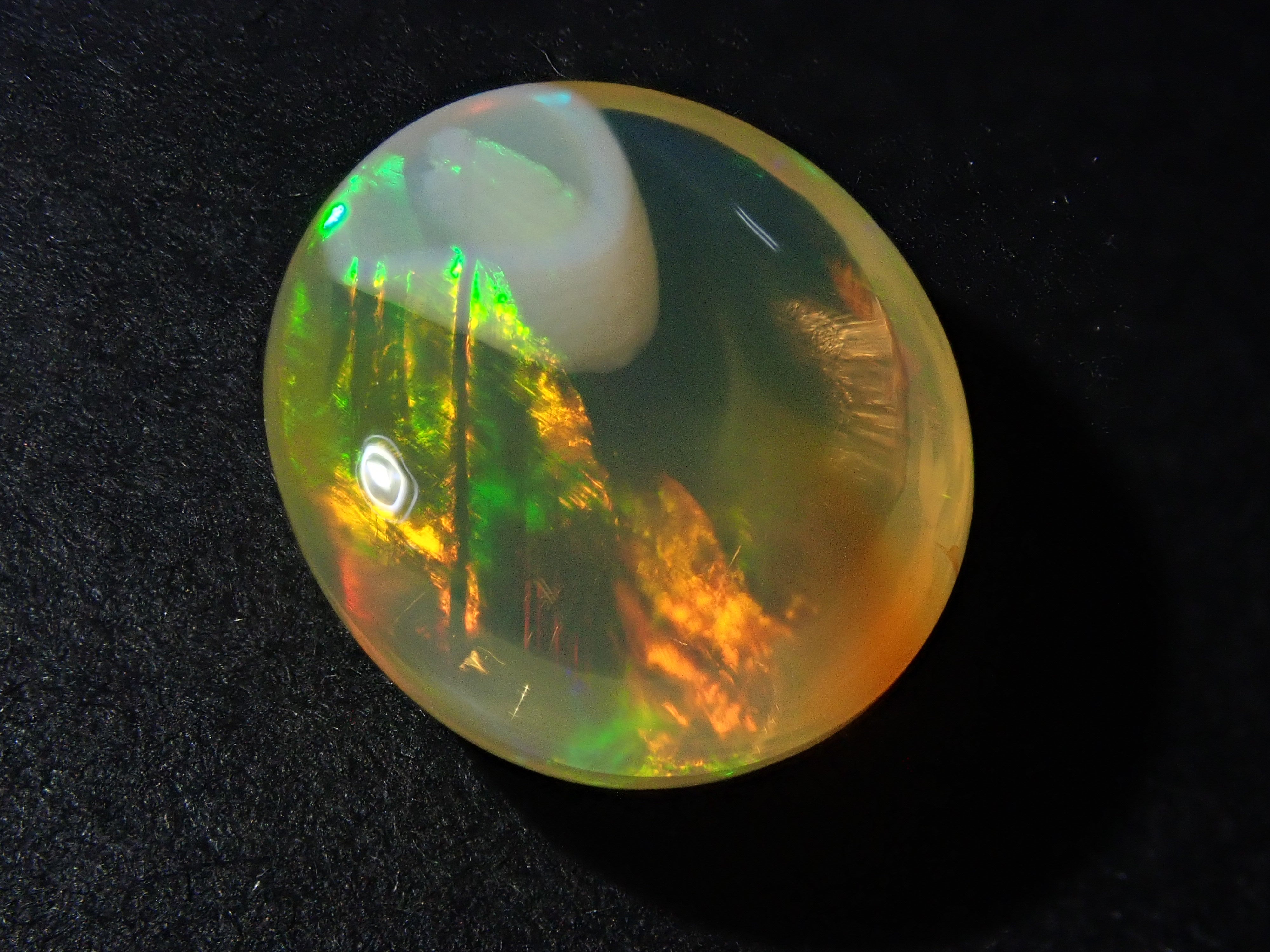 【12562000掲載】メキシコ産エッグインオパール 4.879ctルース