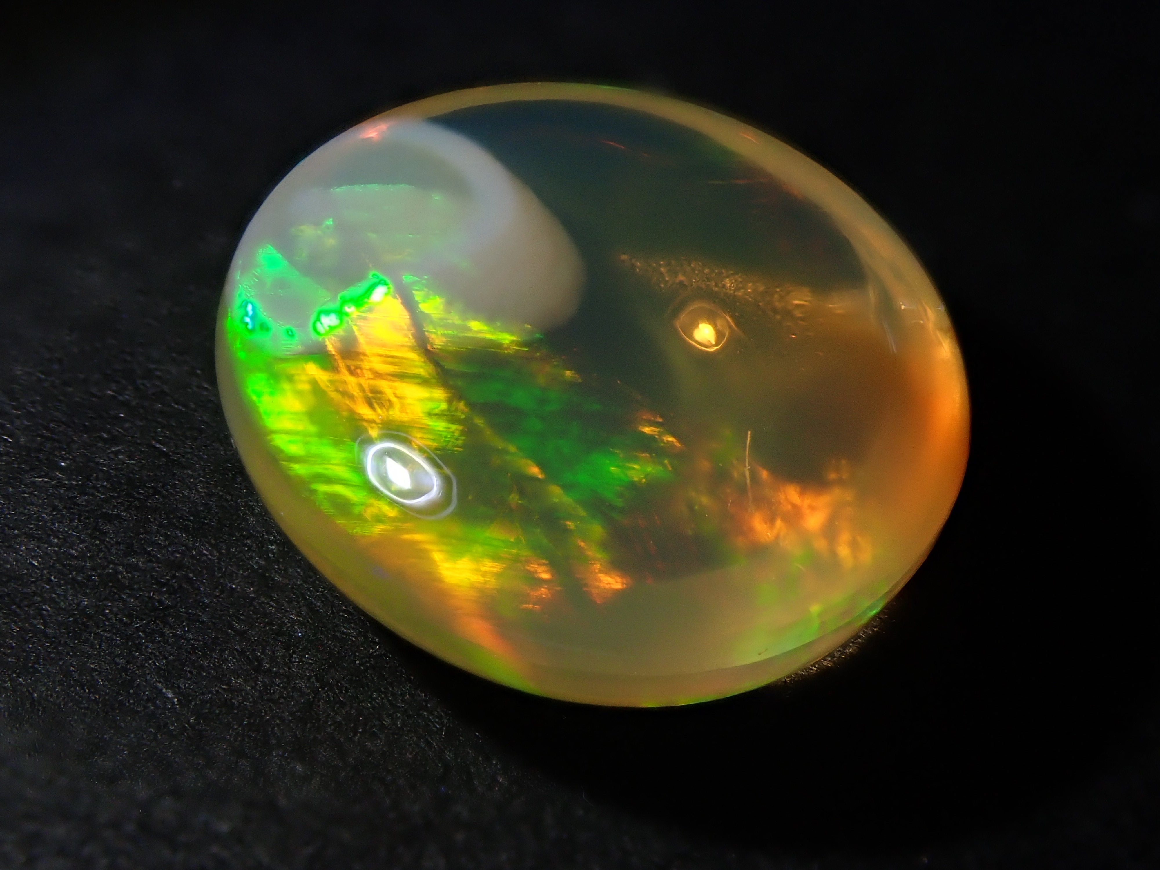 【12562000掲載】メキシコ産エッグインオパール 4.879ctルース