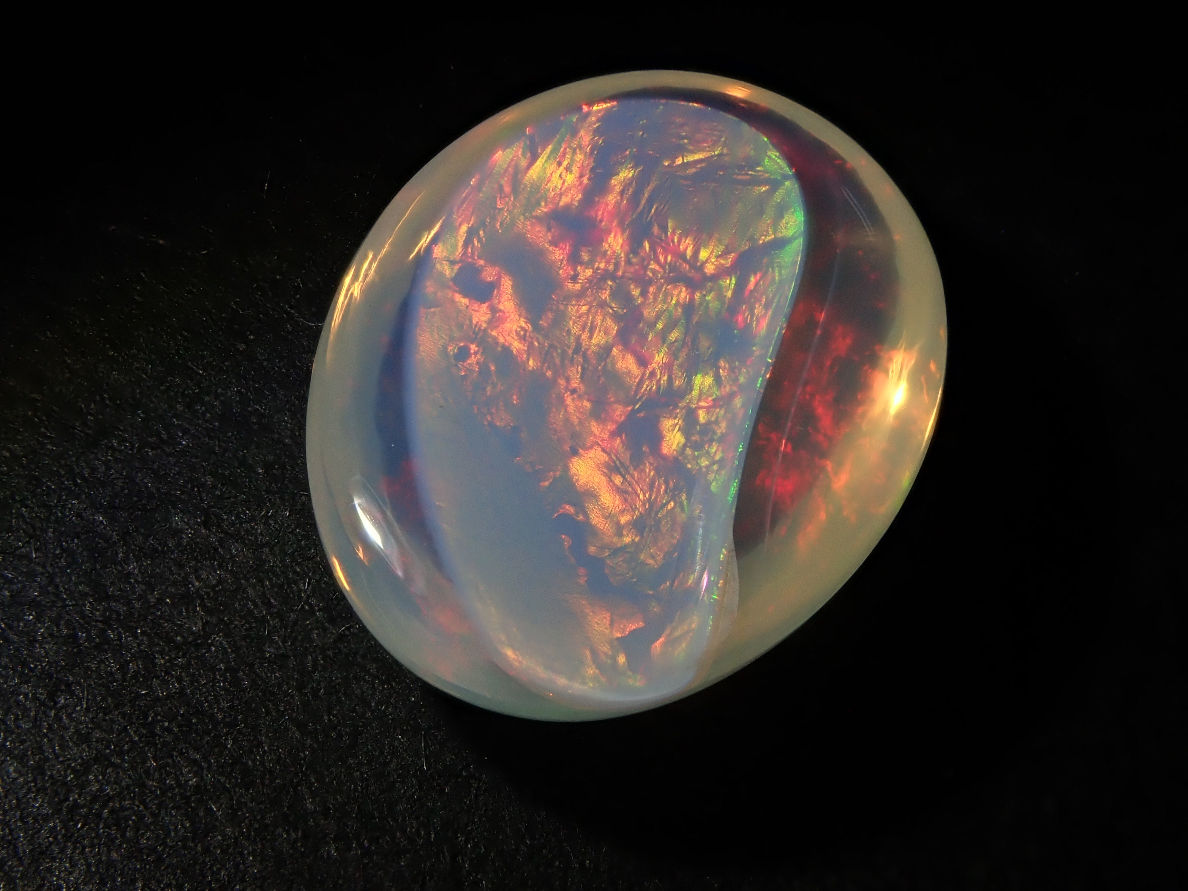 【12562001掲載】メキシコ産エッグインオパール 3.195ctルース