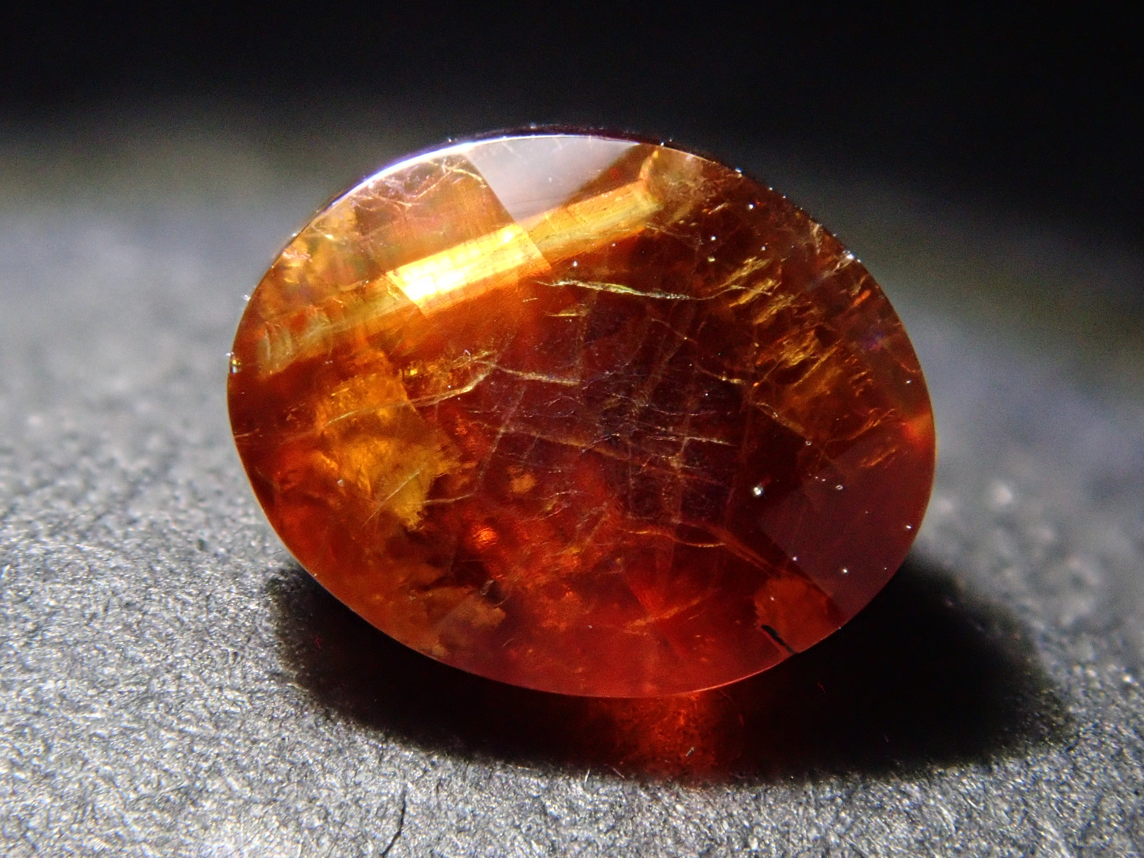 【12562003掲載】奈良県天川村産レインボーガーネット(アンドラダイトガーネット) 1.207ctルース