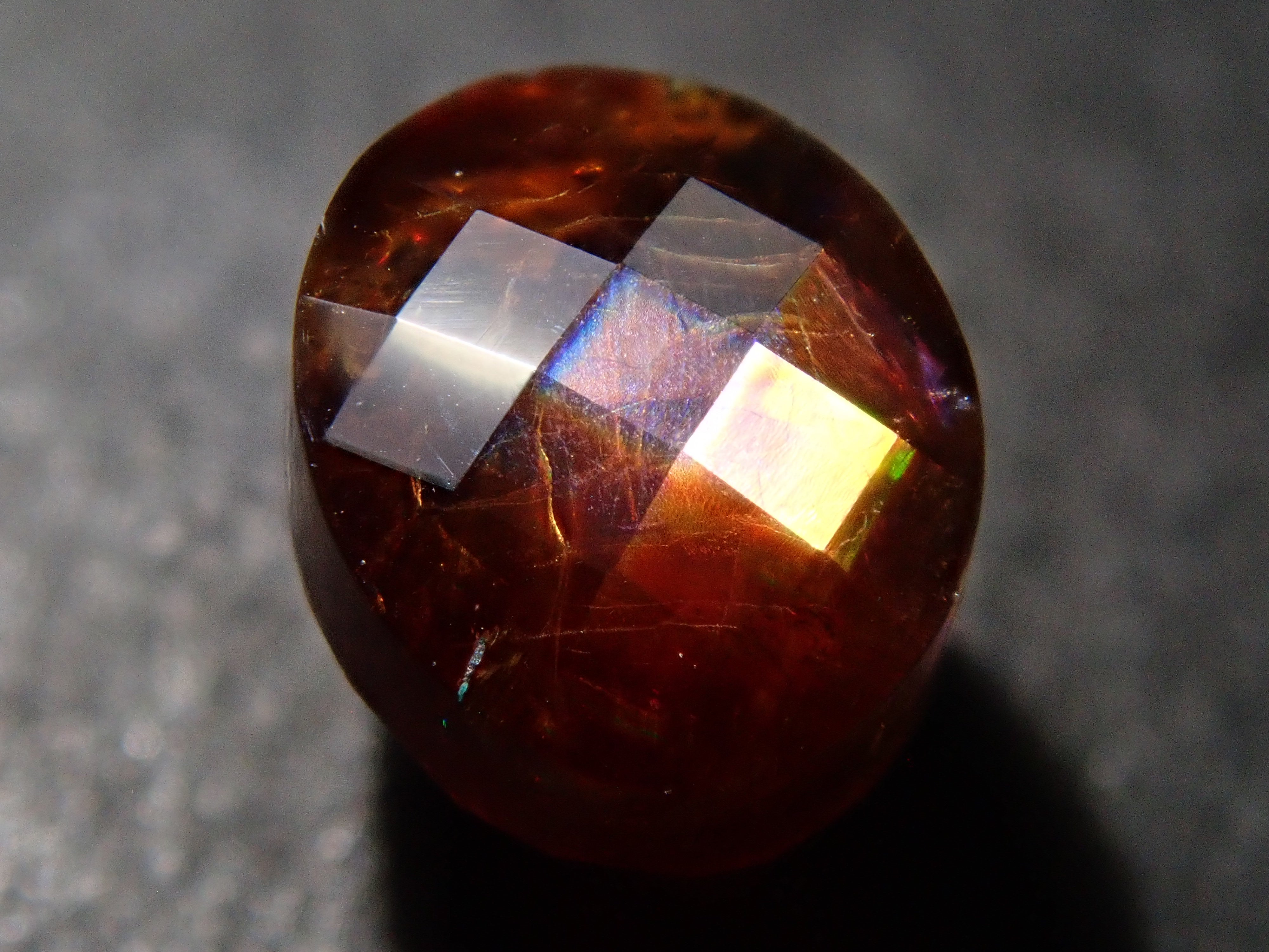 【12562003掲載】奈良県天川村産レインボーガーネット(アンドラダイトガーネット) 1.207ctルース