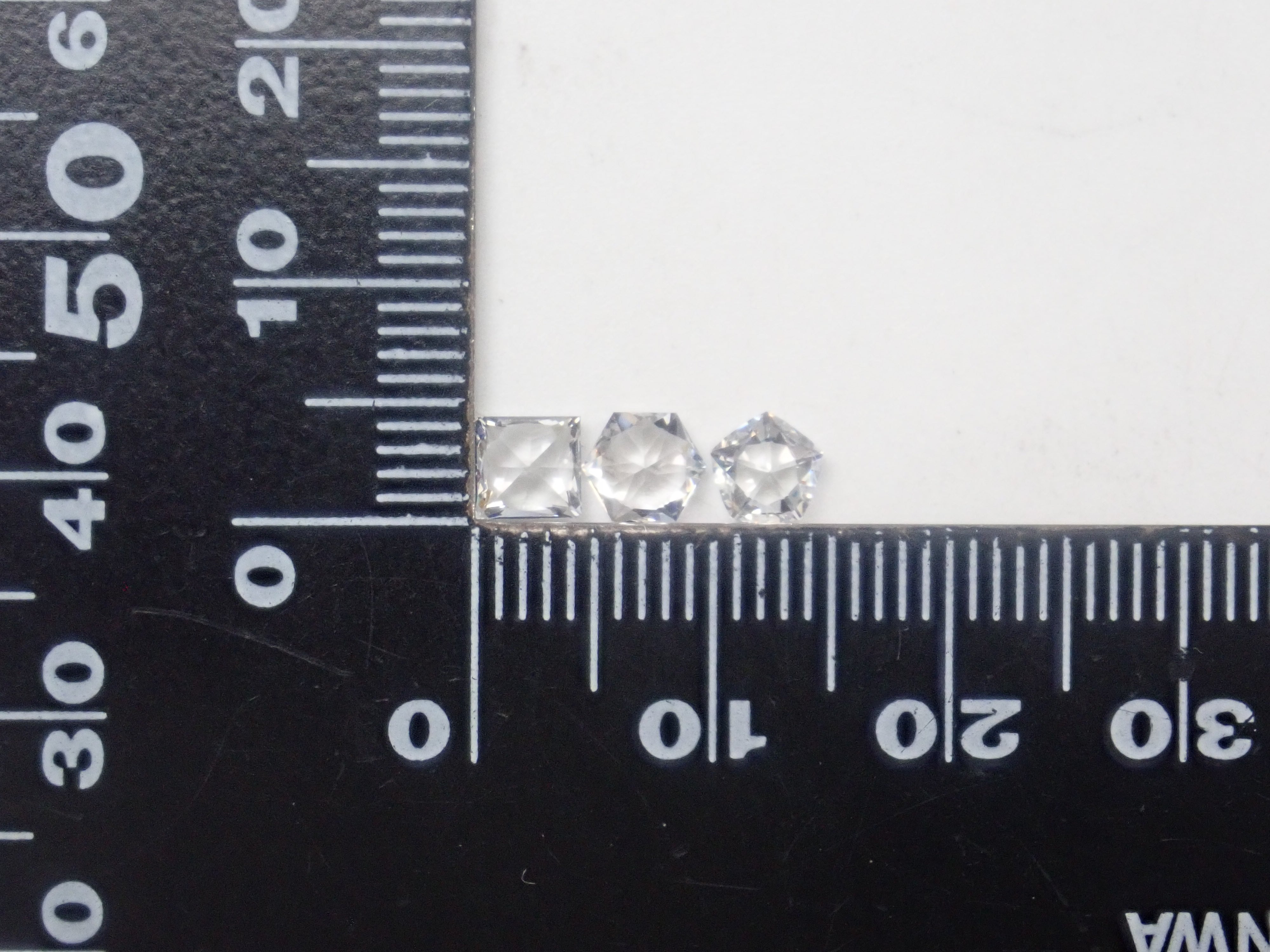 【3/6 22時販売】《限定13石》通常39,800円のD/IF/3EXのラボグロウンダイヤモンドや通常59,800円のさくらインカットYAGなど合成ガチャ(さらに合成アレキサンドライト付き)《複数購入割引有》