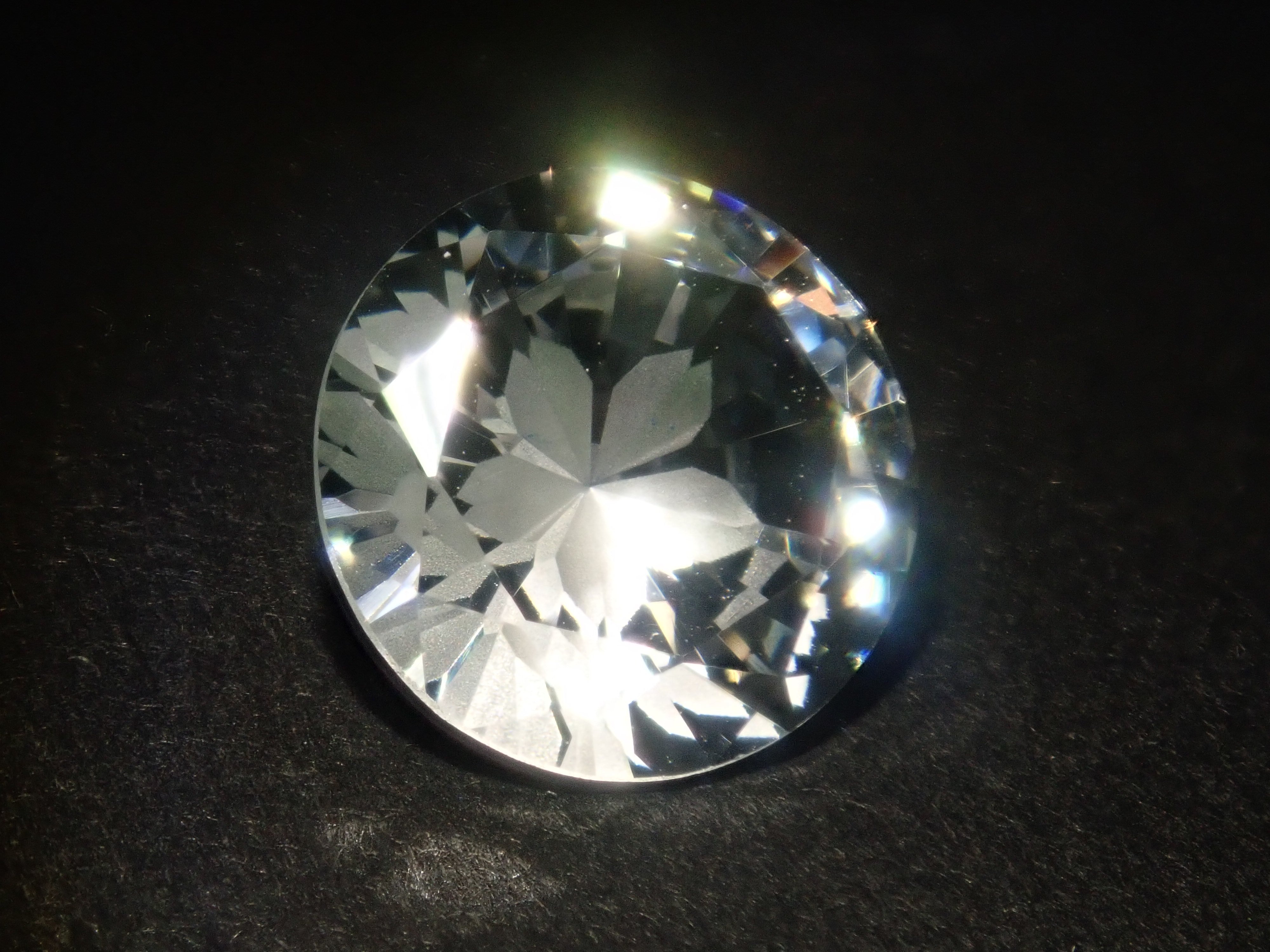 【3/6 22時販売】《限定13石》通常39,800円のD/IF/3EXのラボグロウンダイヤモンドや通常59,800円のさくらインカットYAGなど合成ガチャ(さらに合成アレキサンドライト付き)《複数購入割引有》