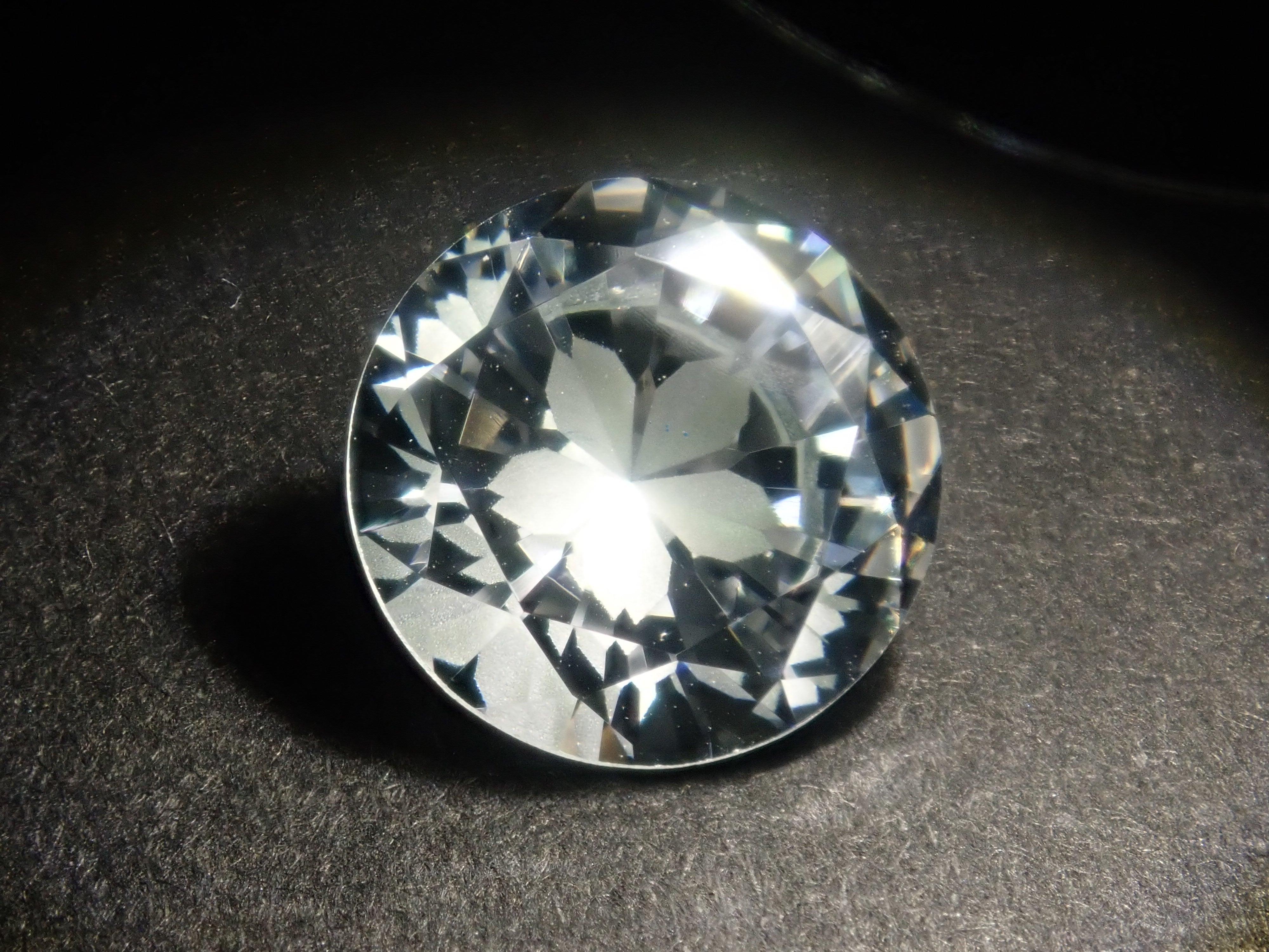 【3/6 22時販売】《限定13石》通常39,800円のD/IF/3EXのラボグロウンダイヤモンドや通常59,800円のさくらインカットYAGなど合成ガチャ(さらに合成アレキサンドライト付き)《複数購入割引有》